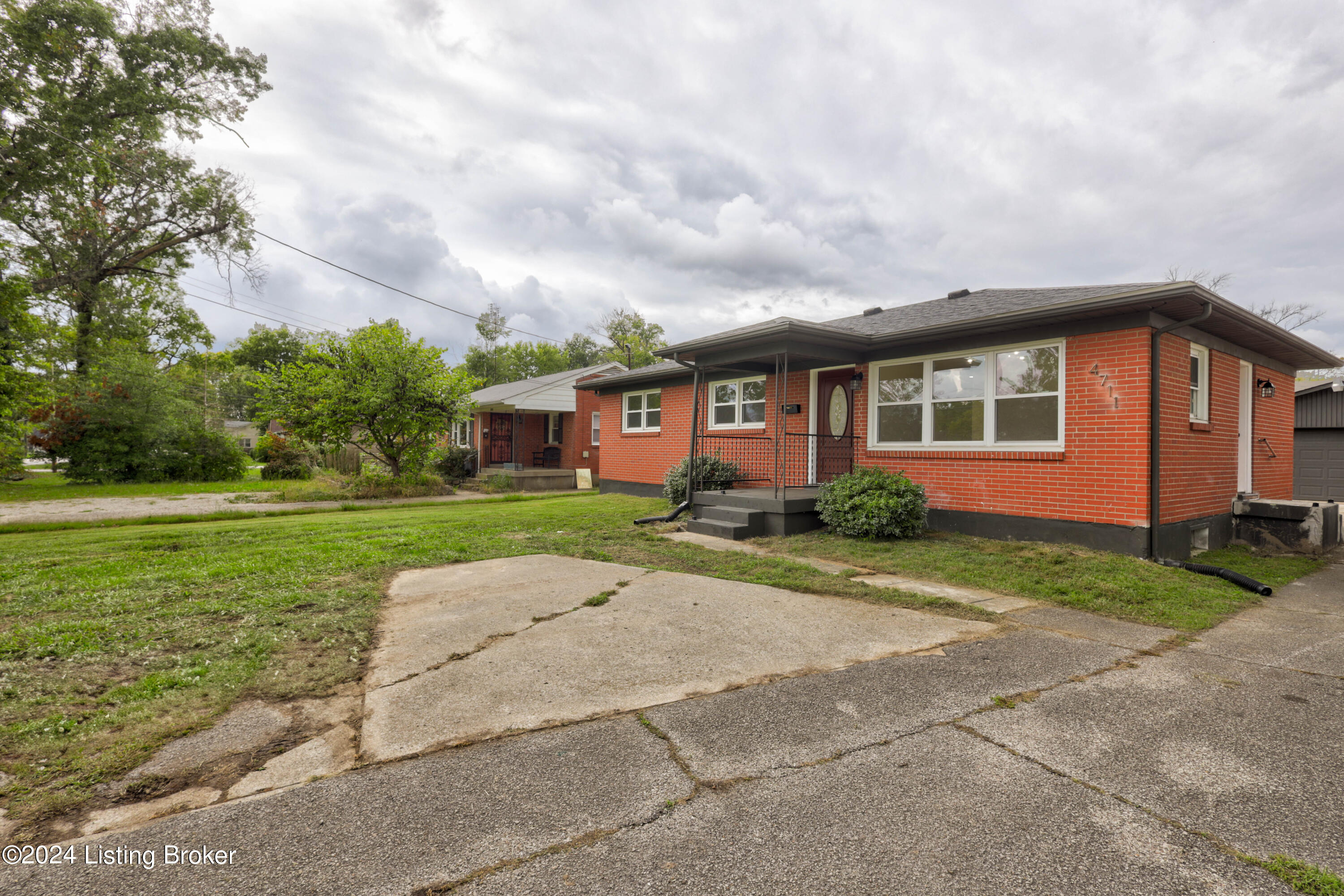 4711 Greenwood Rd