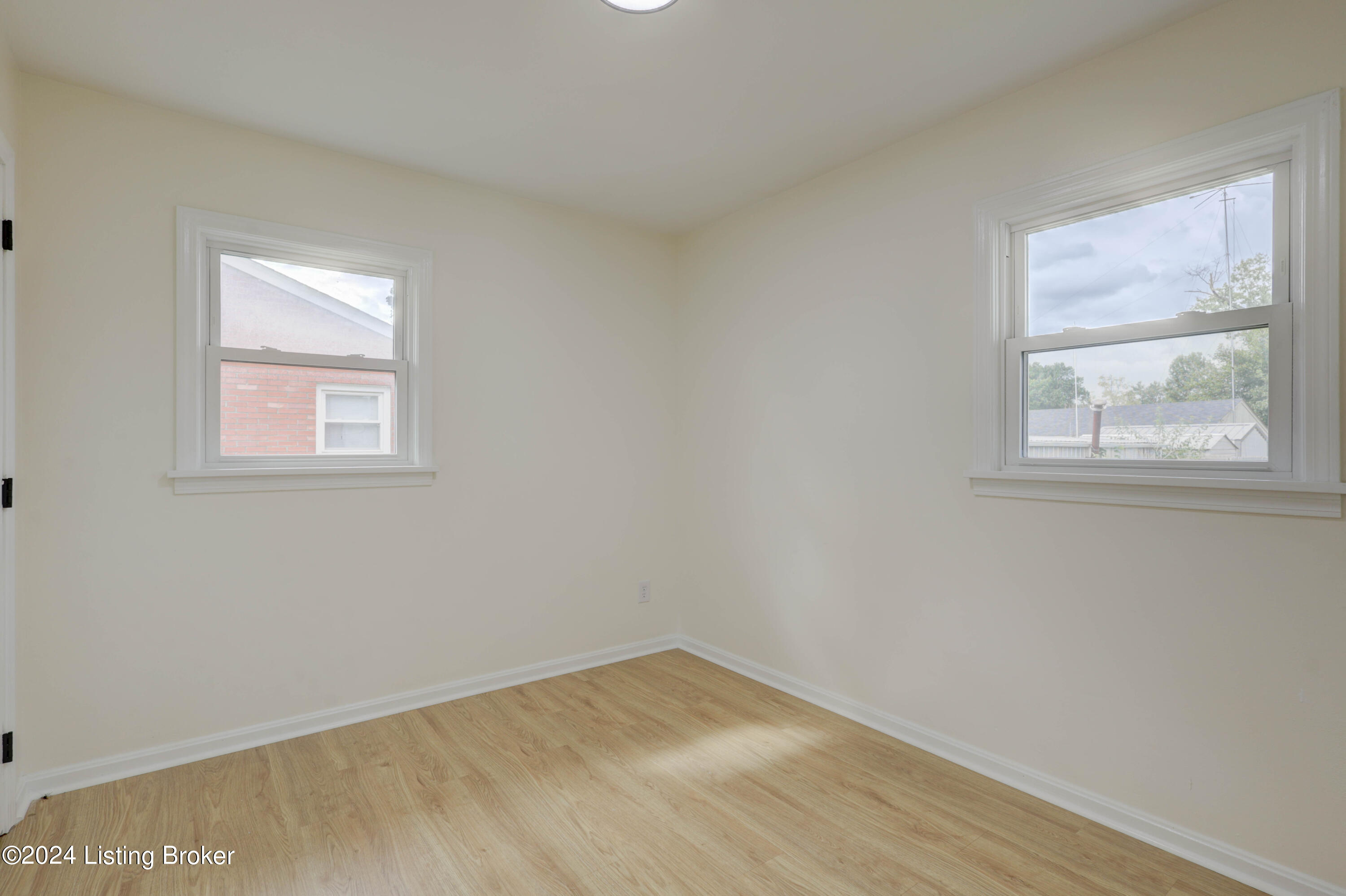 4711 Greenwood Rd