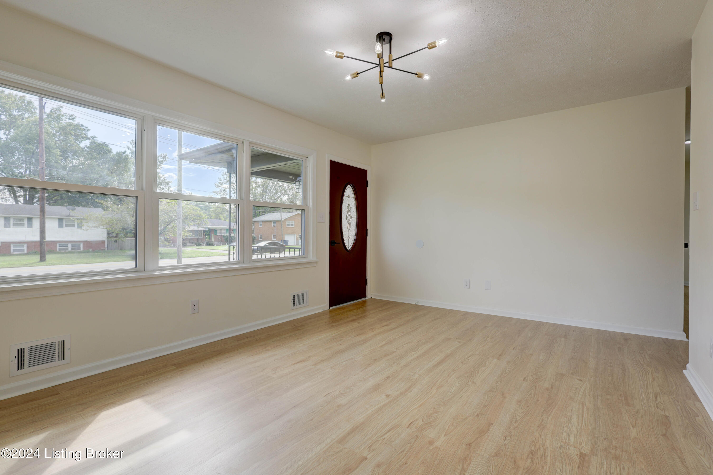 4711 Greenwood Rd