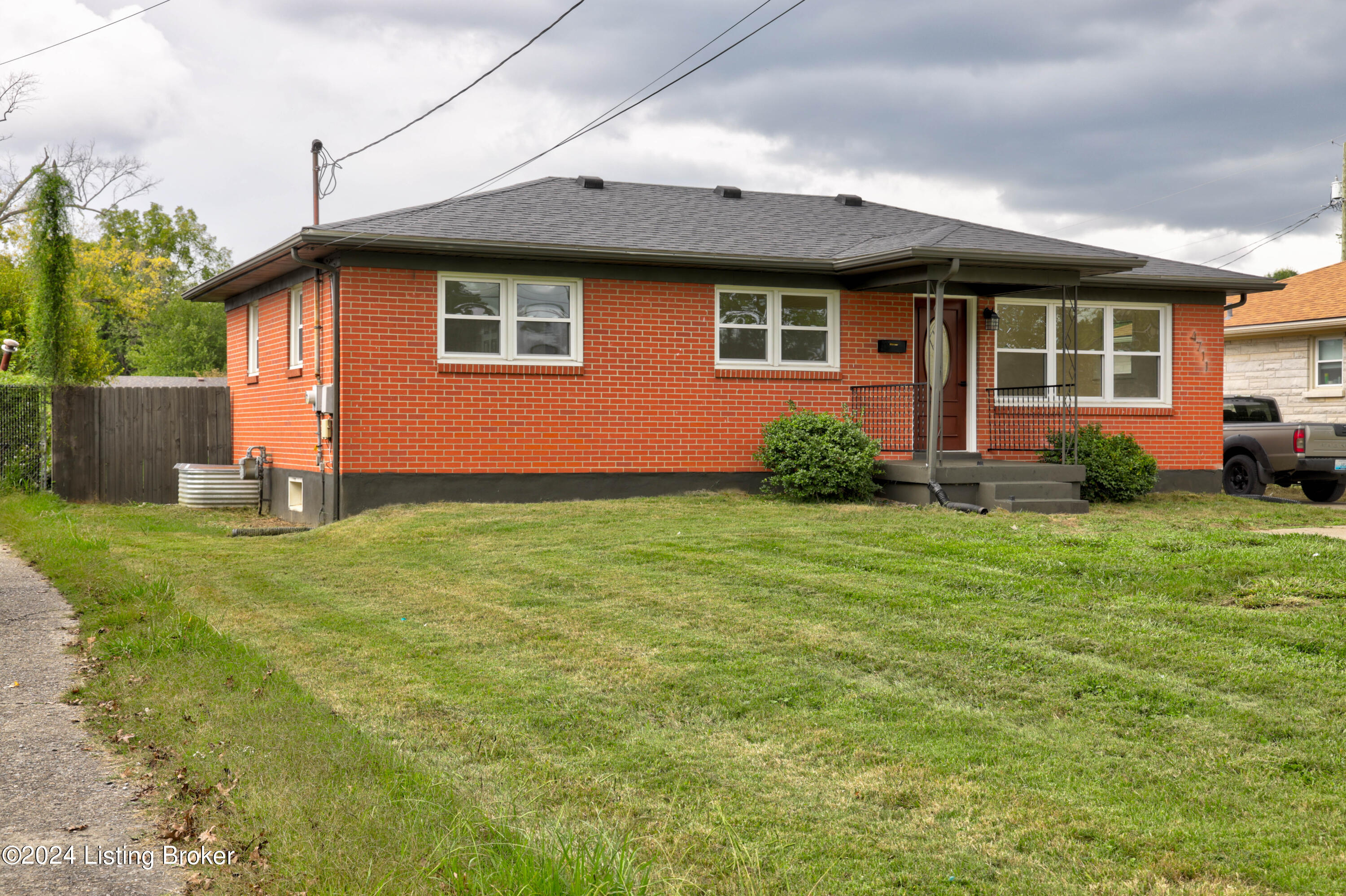 4711 Greenwood Rd
