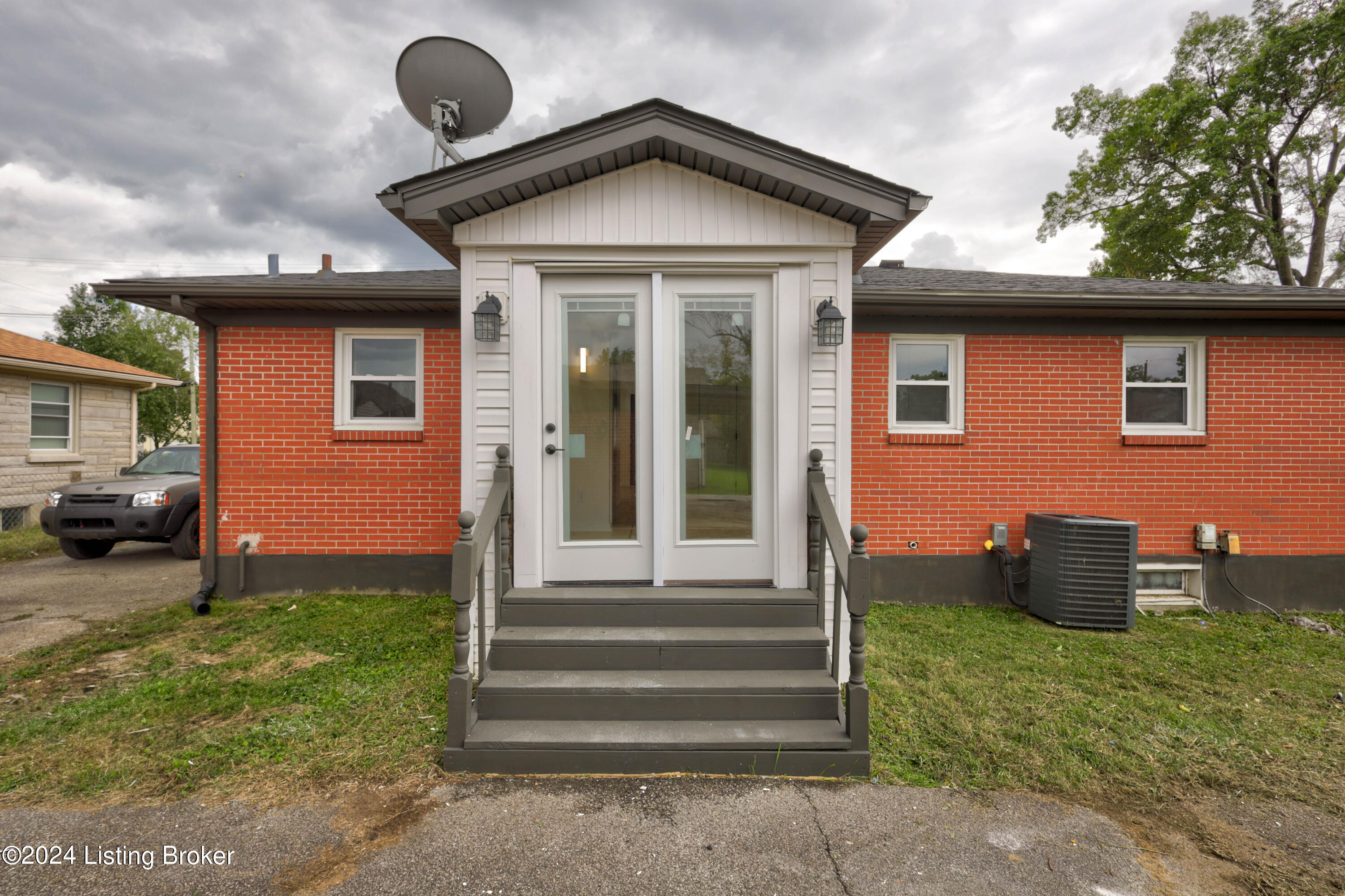 4711 Greenwood Rd