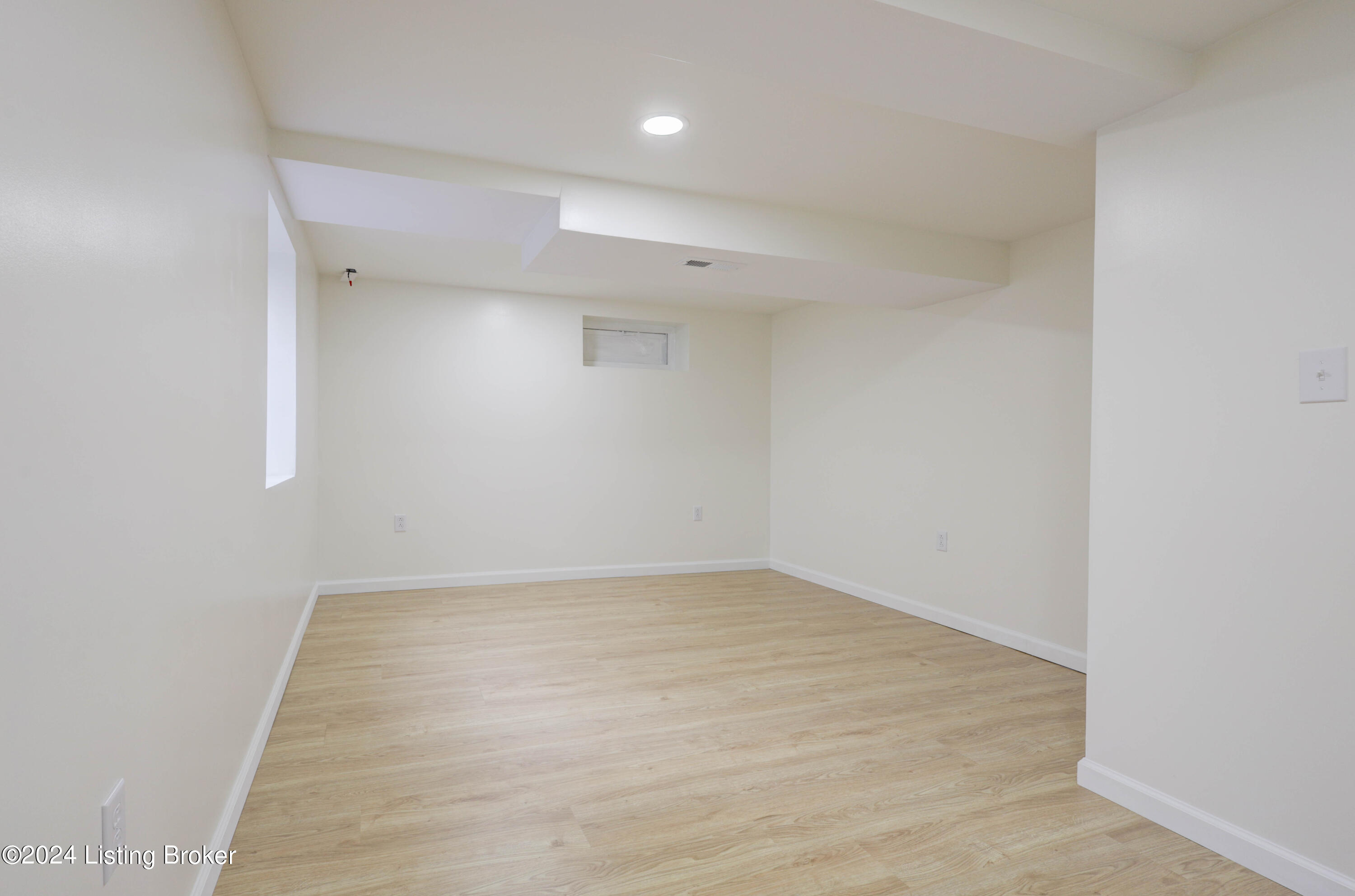 4711 Greenwood Rd