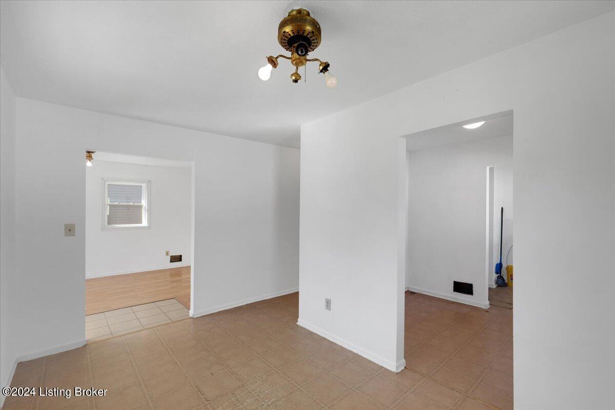 5016 Wellsworth Ave
