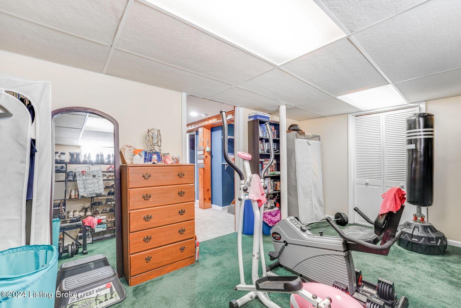 9109 Mahoney Dr