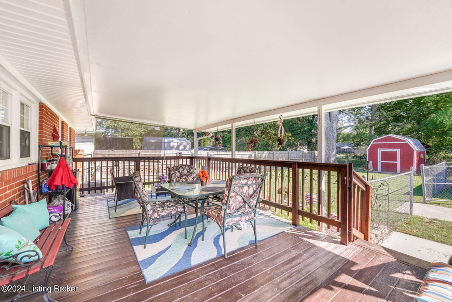 9109 Mahoney Dr