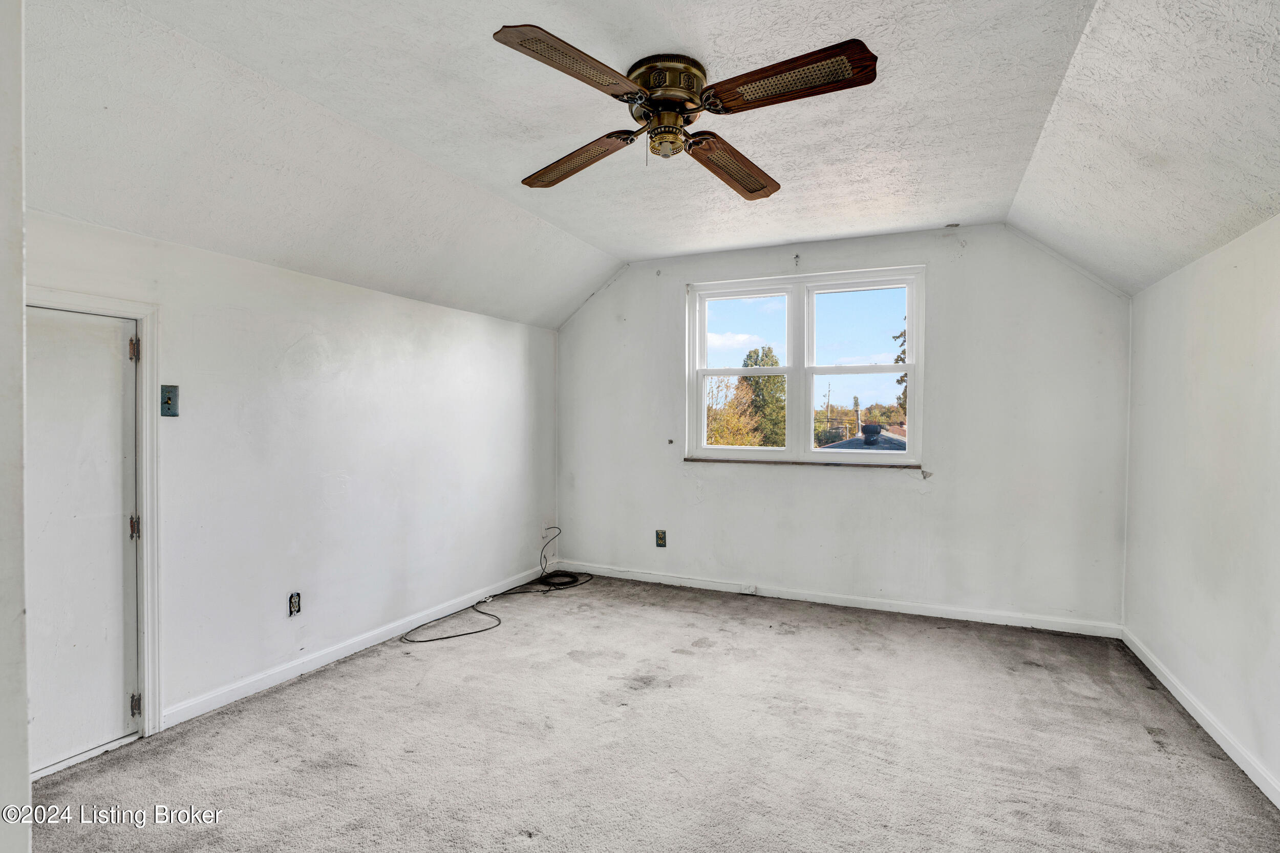 11407 Flowervale Ln
