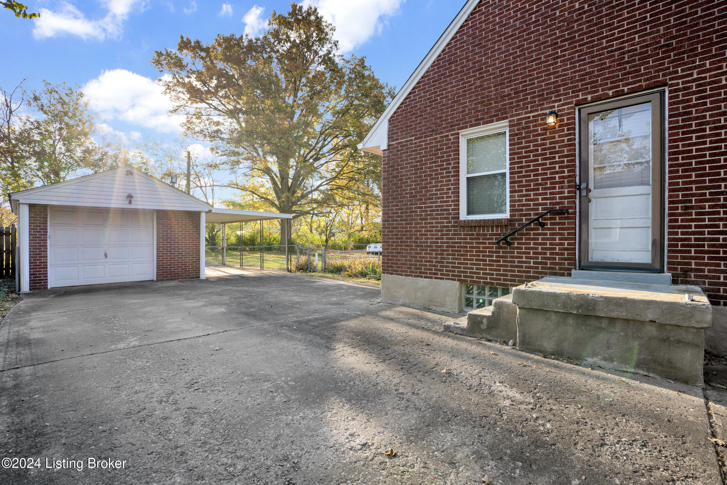 11407 Flowervale Ln