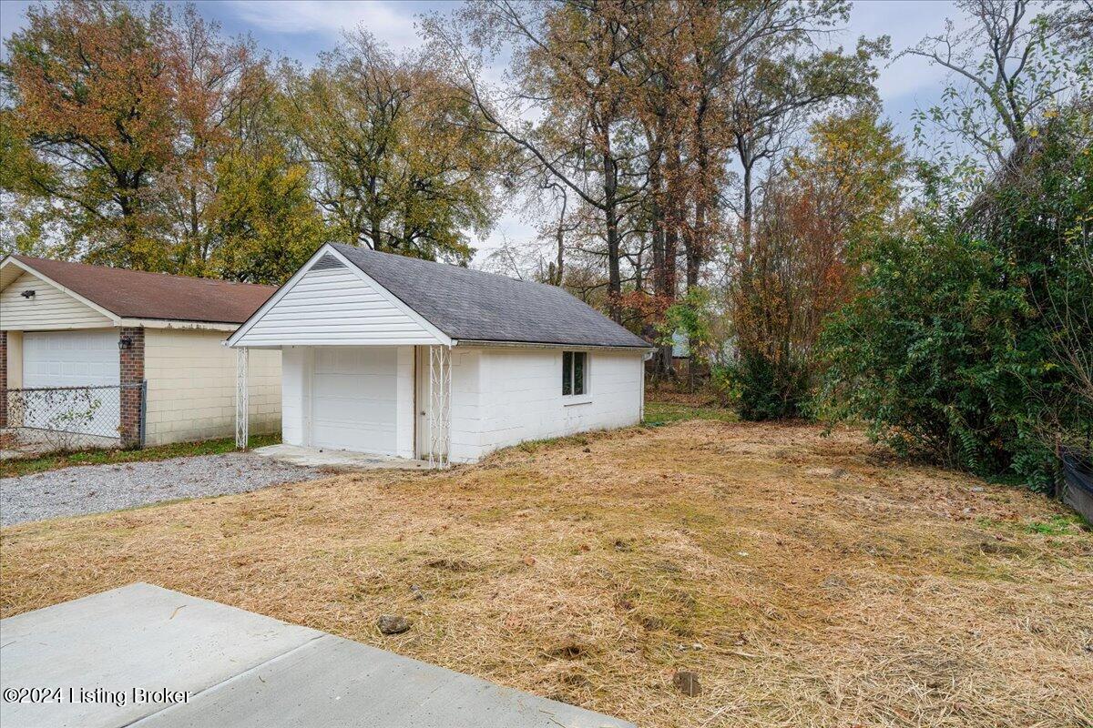 630 Iroquois Ave