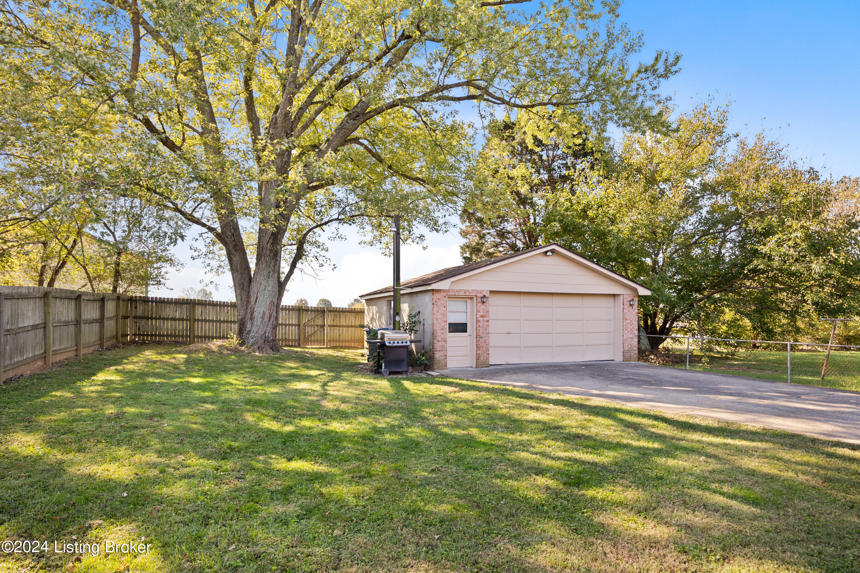 5204 Chasewood Pl
