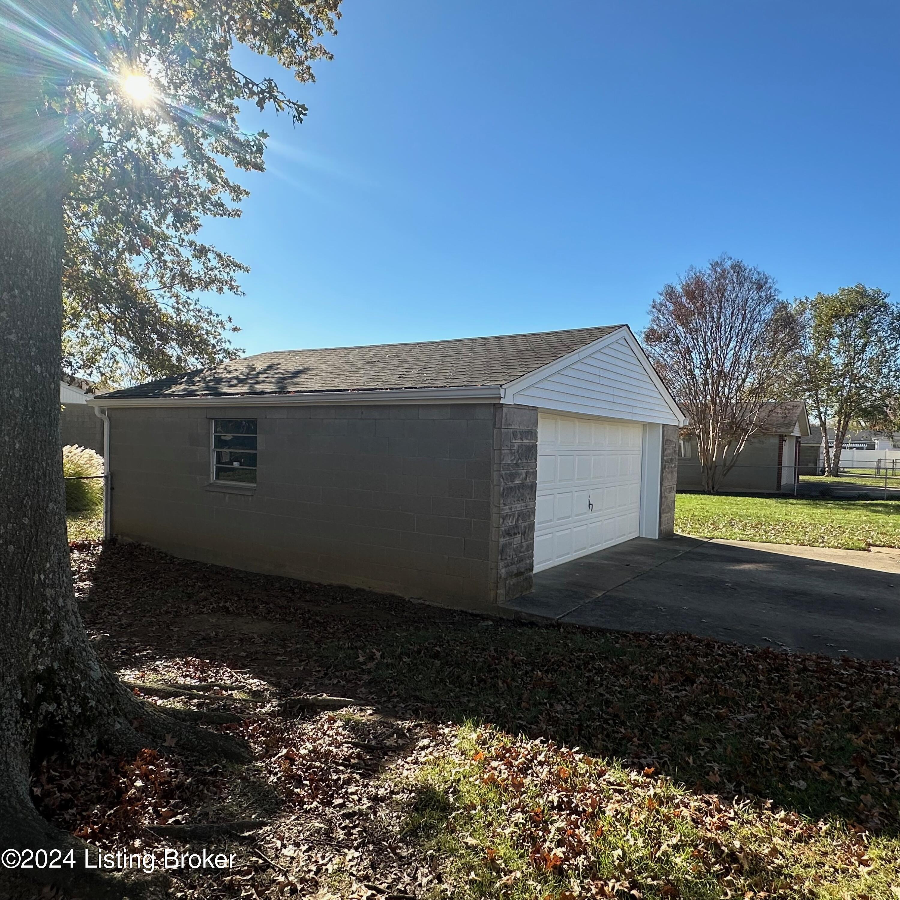 5218 Twinkle Dr
