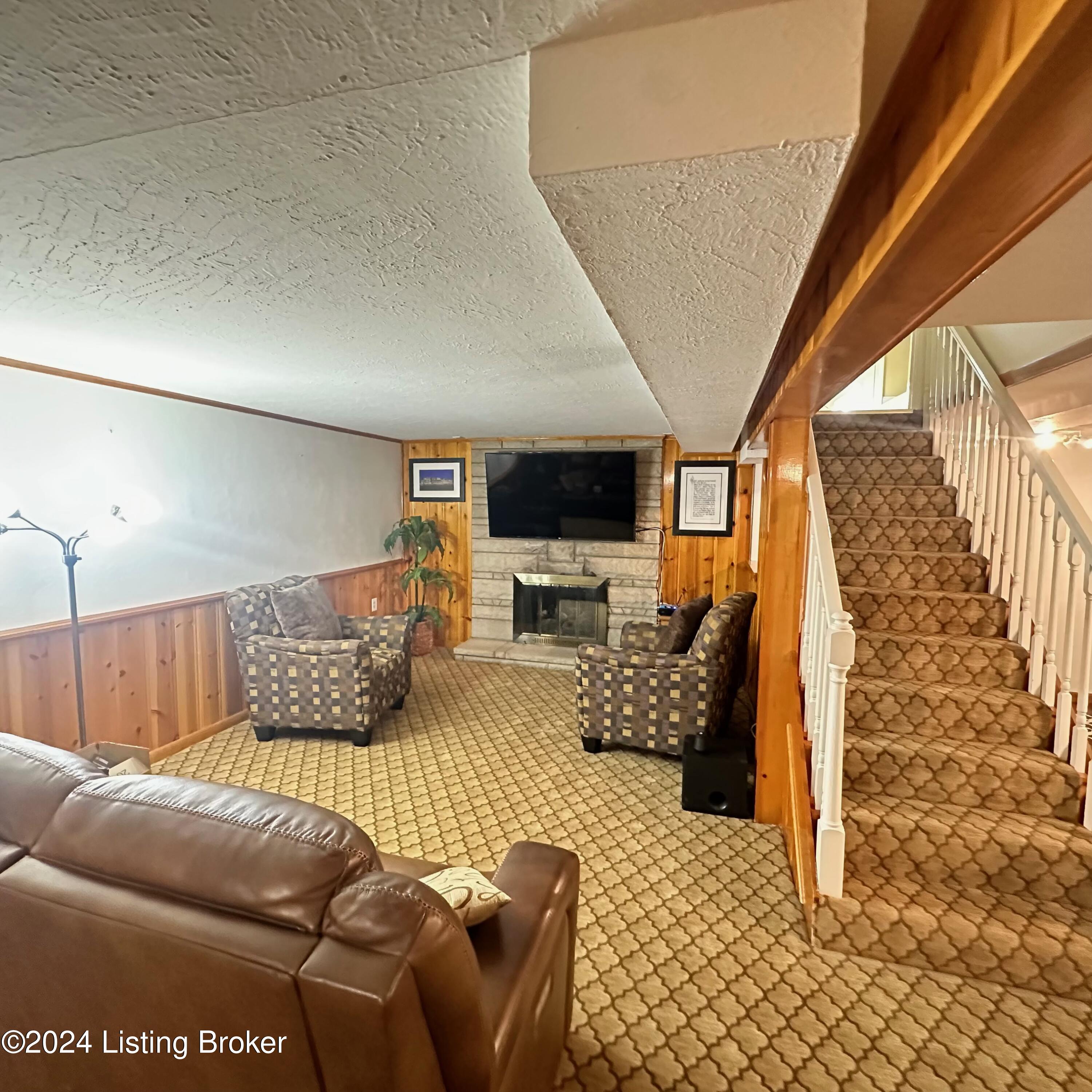 5218 Twinkle Dr