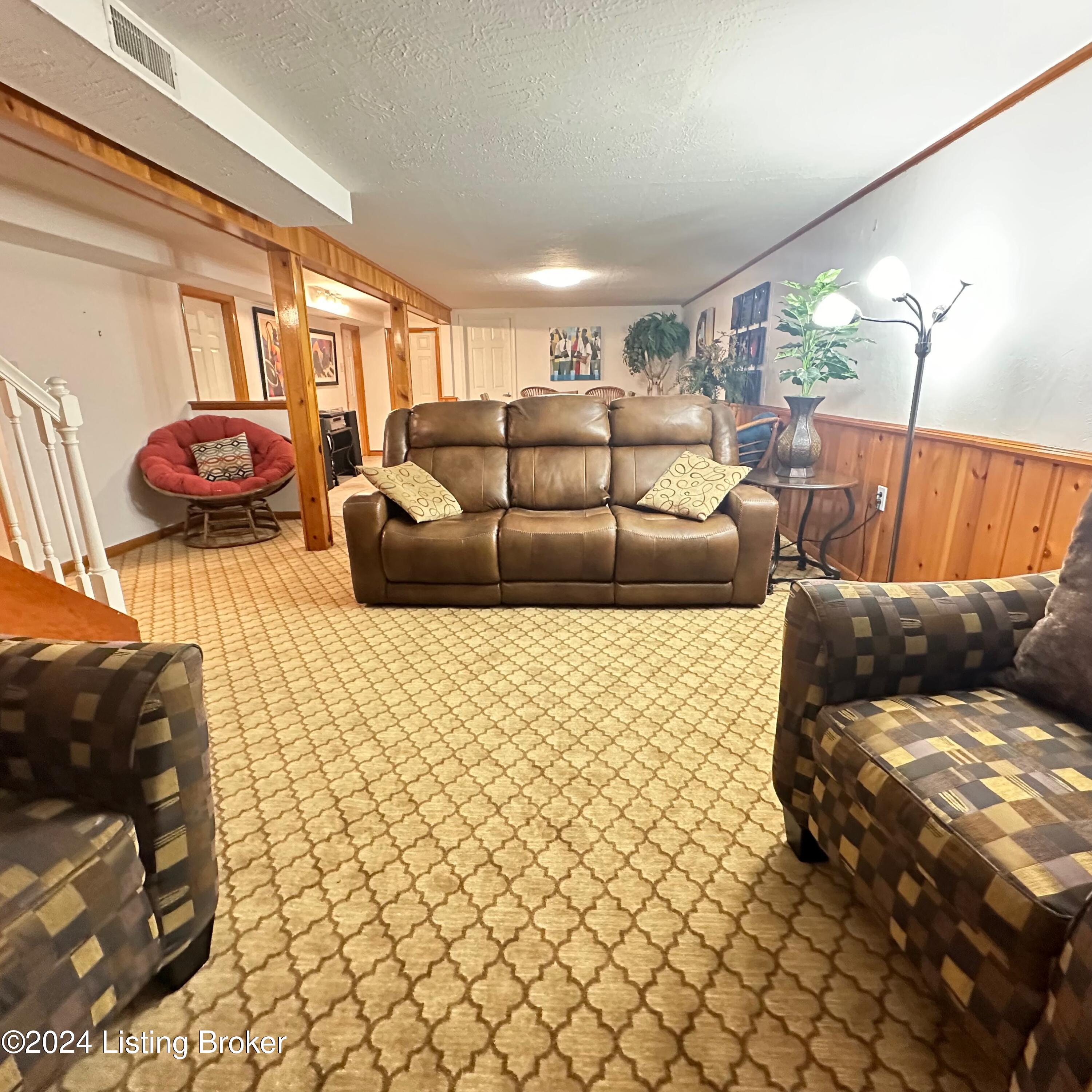 5218 Twinkle Dr