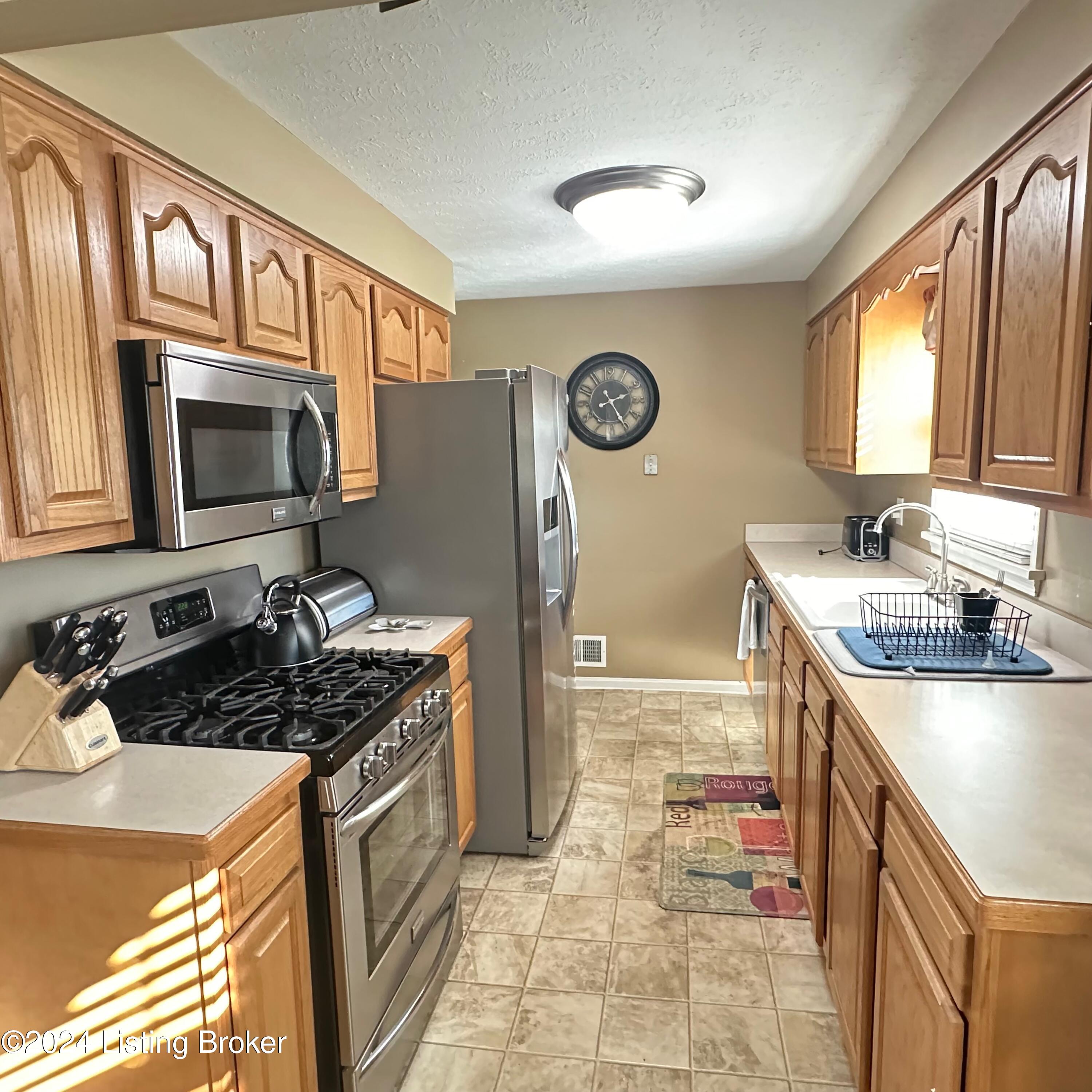 5218 Twinkle Dr