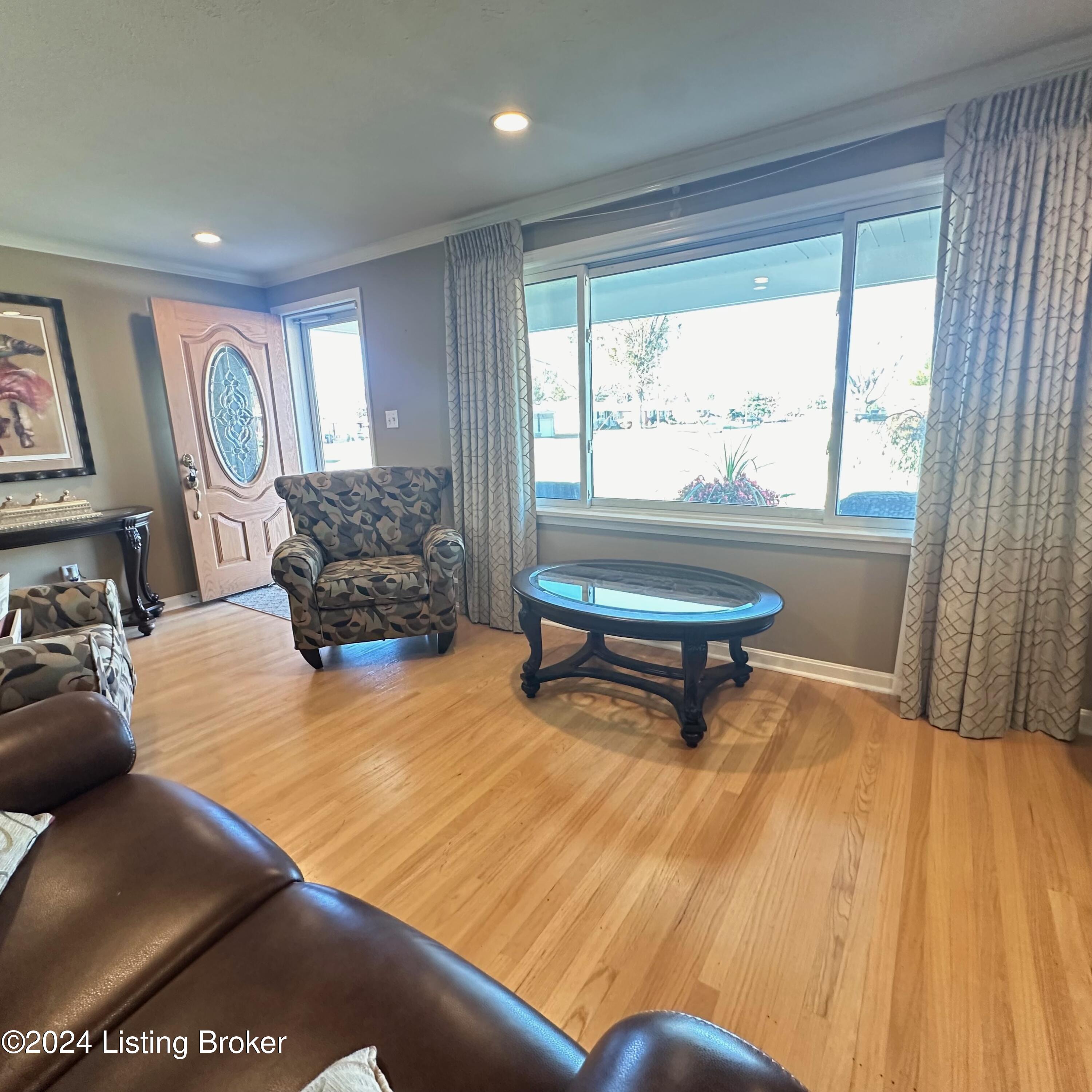 5218 Twinkle Dr