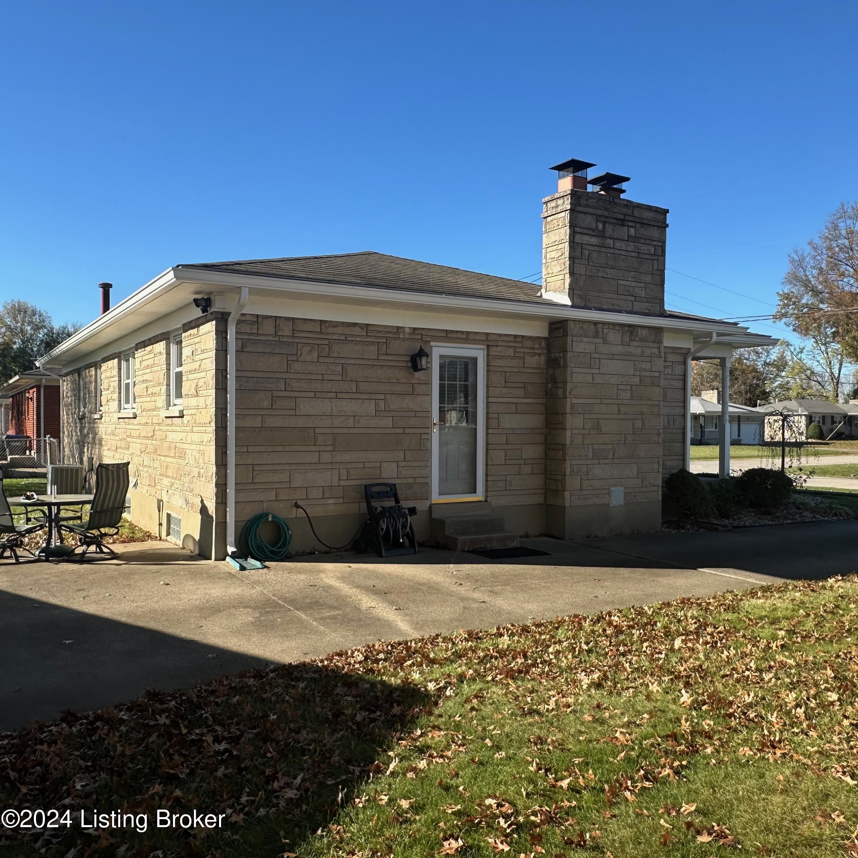 5218 Twinkle Dr