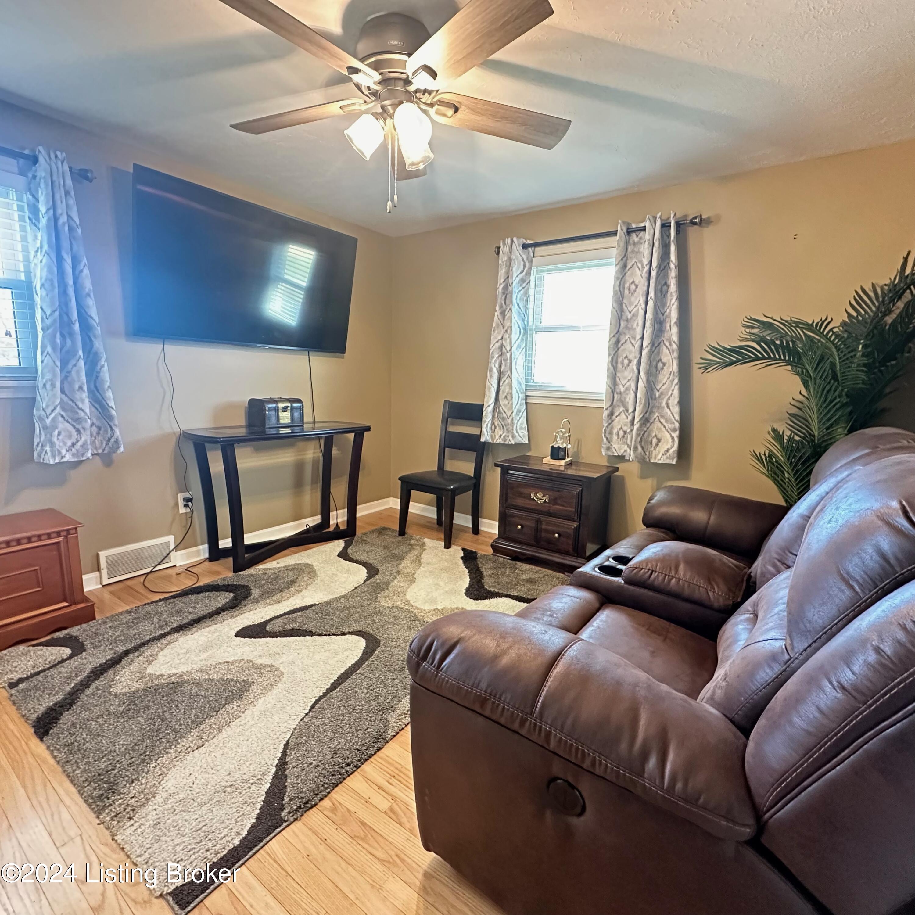 5218 Twinkle Dr