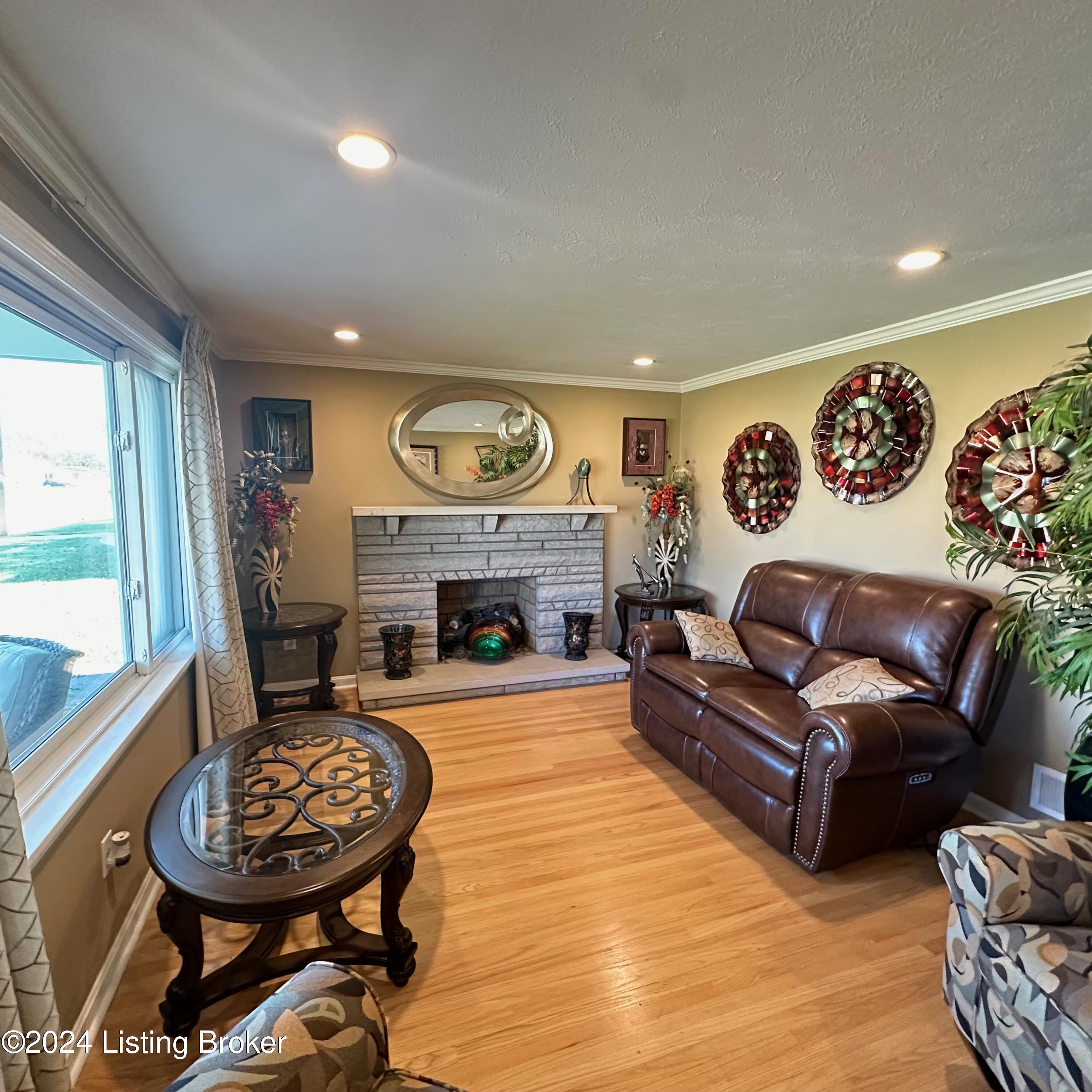 5218 Twinkle Dr