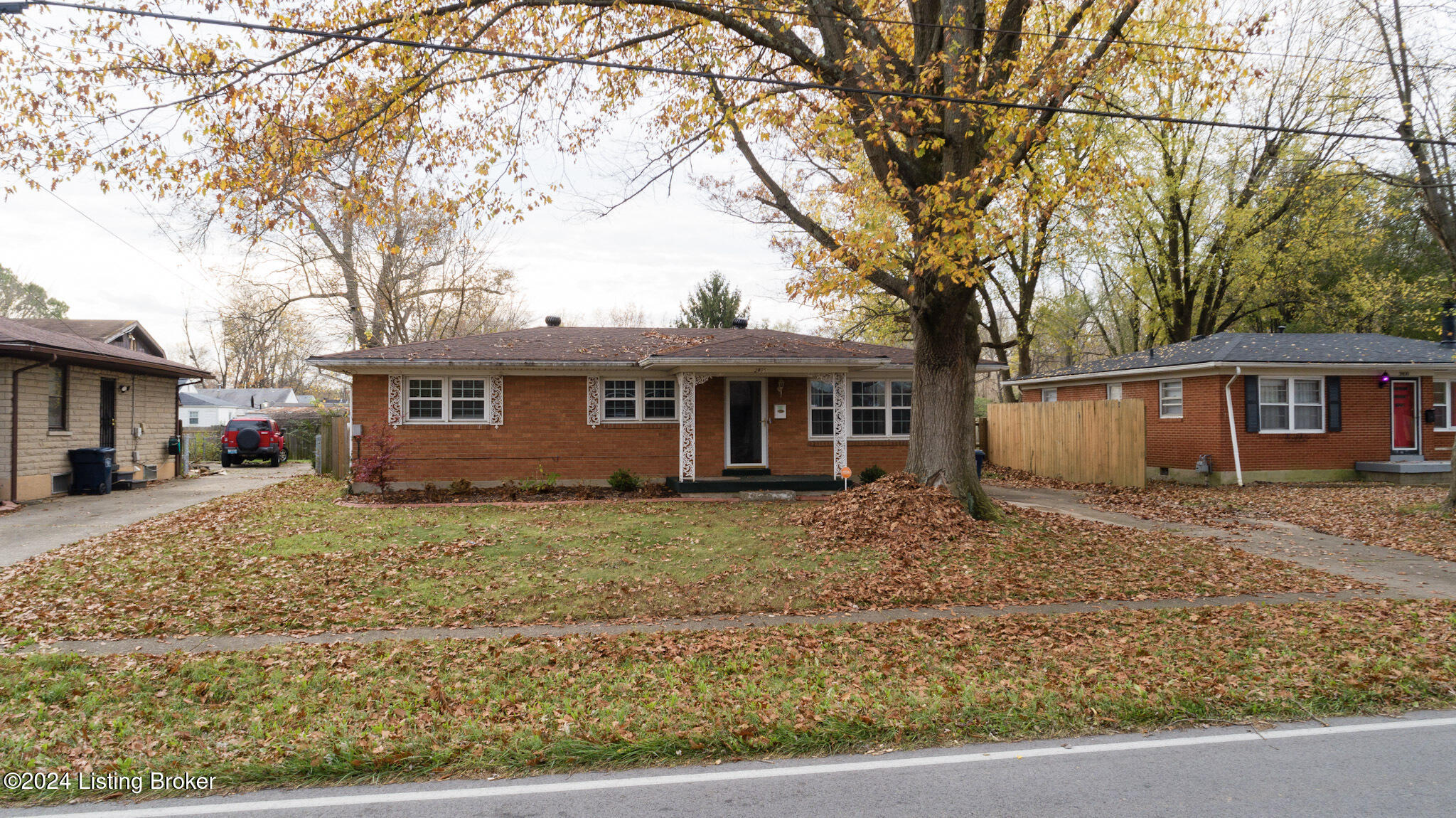 2406 Garrs Ln