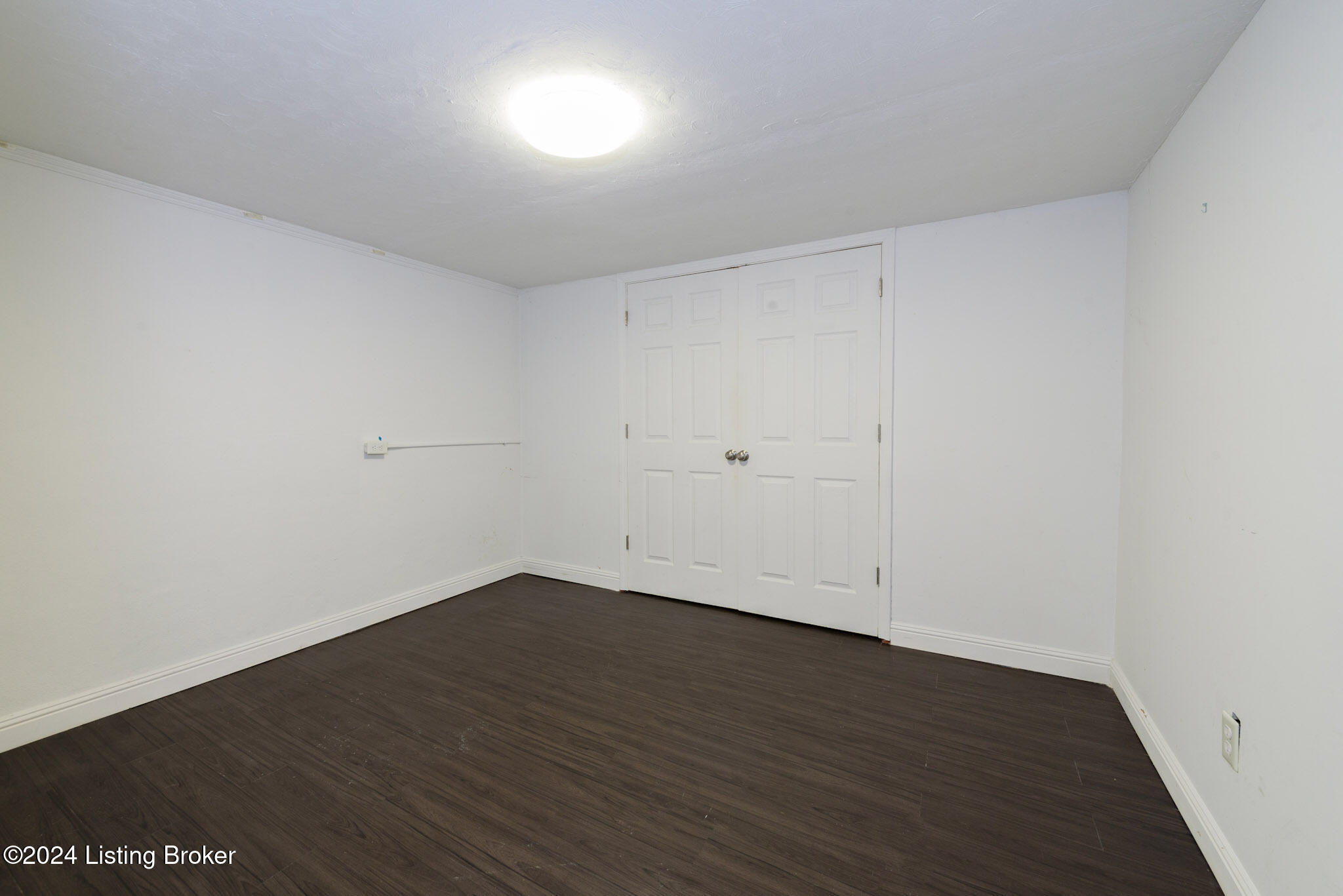 2406 Garrs Ln