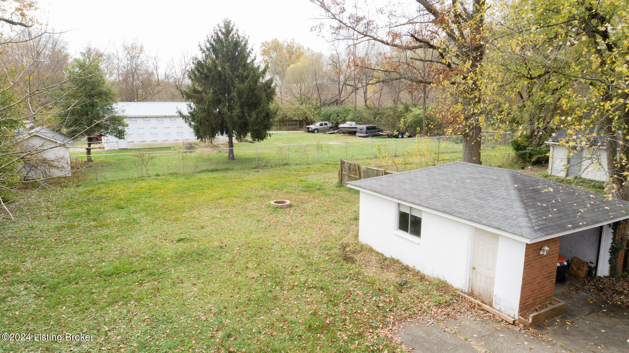 2406 Garrs Ln