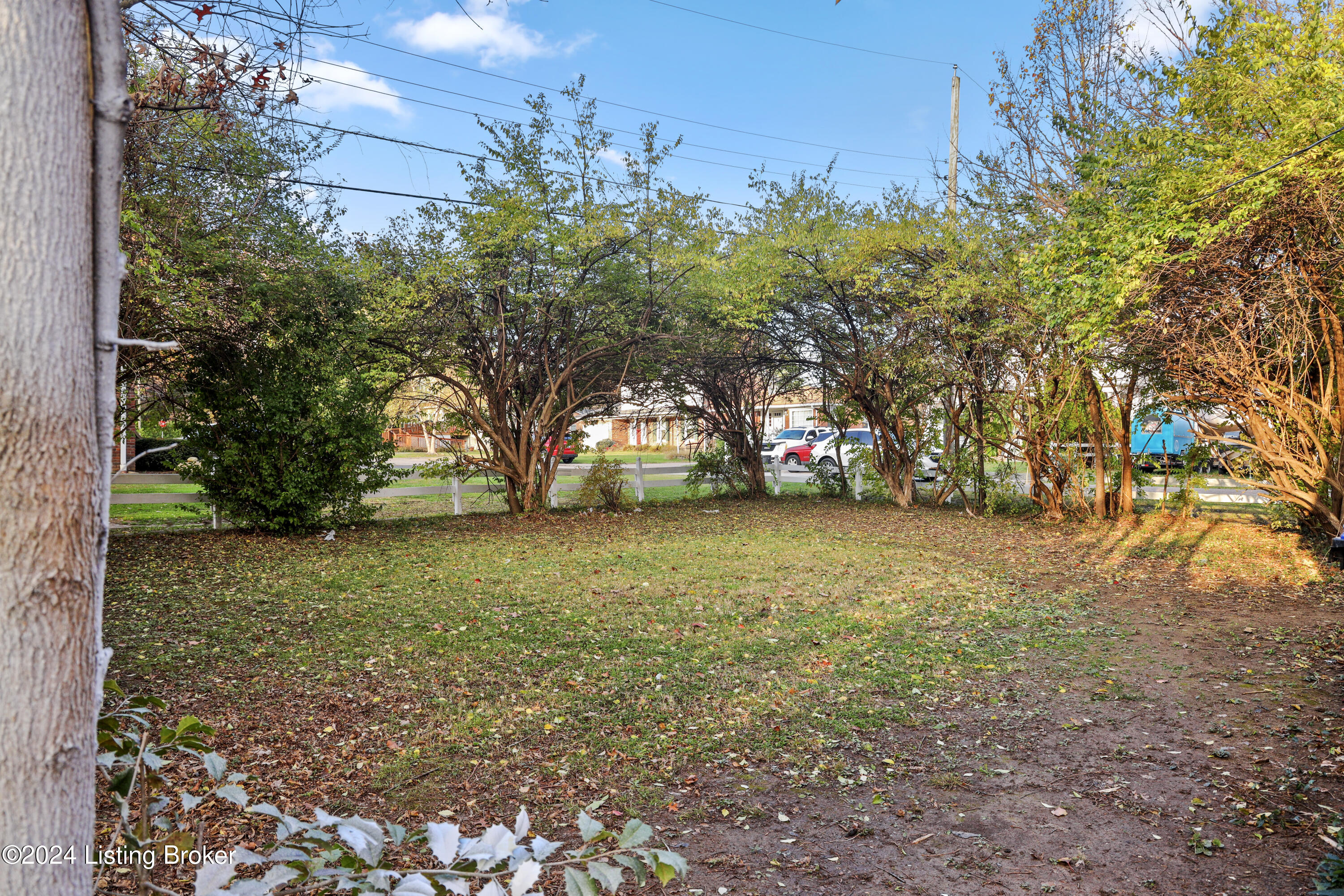 200 E Esplanade Ave
