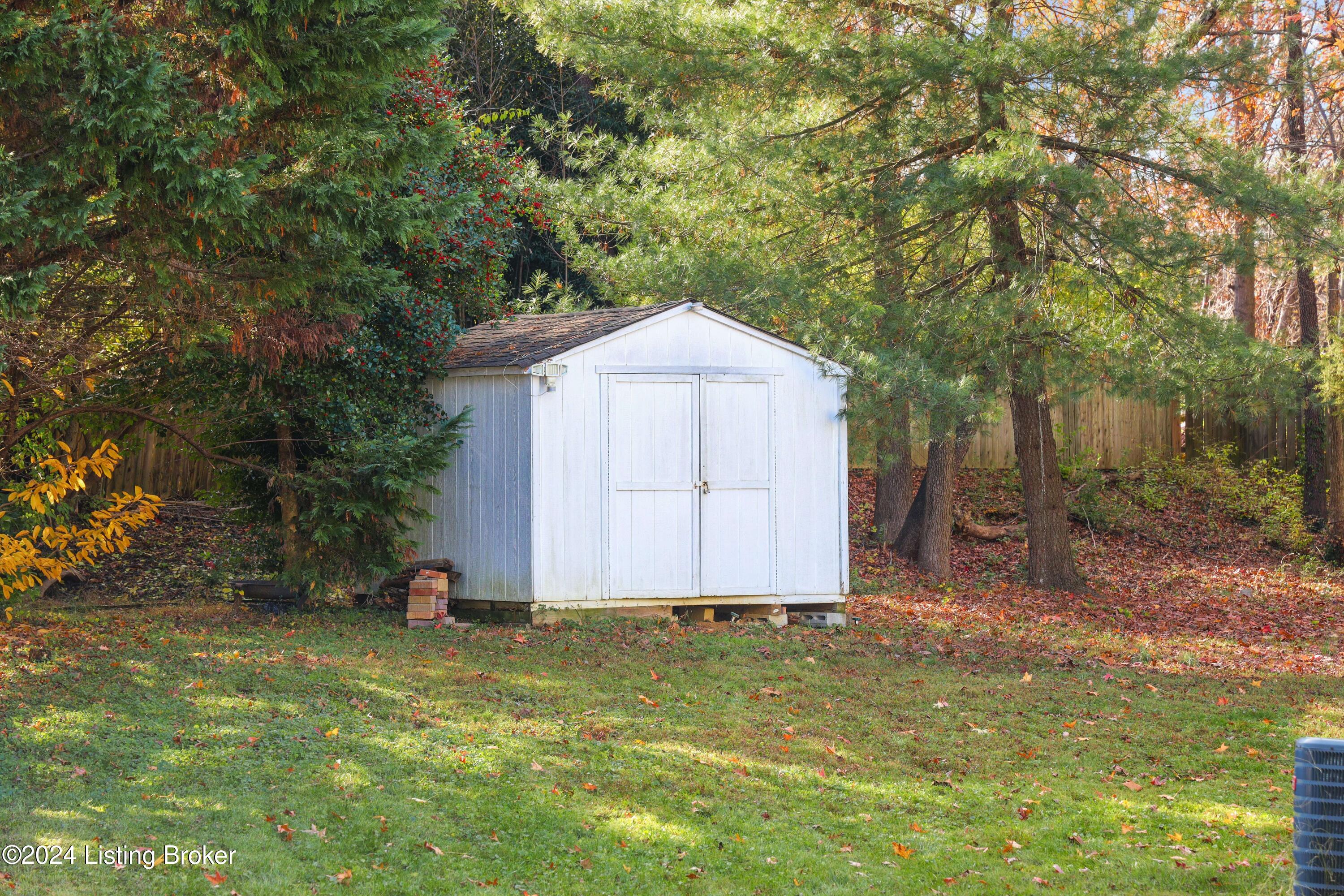 9115 Auburn Woods Ct