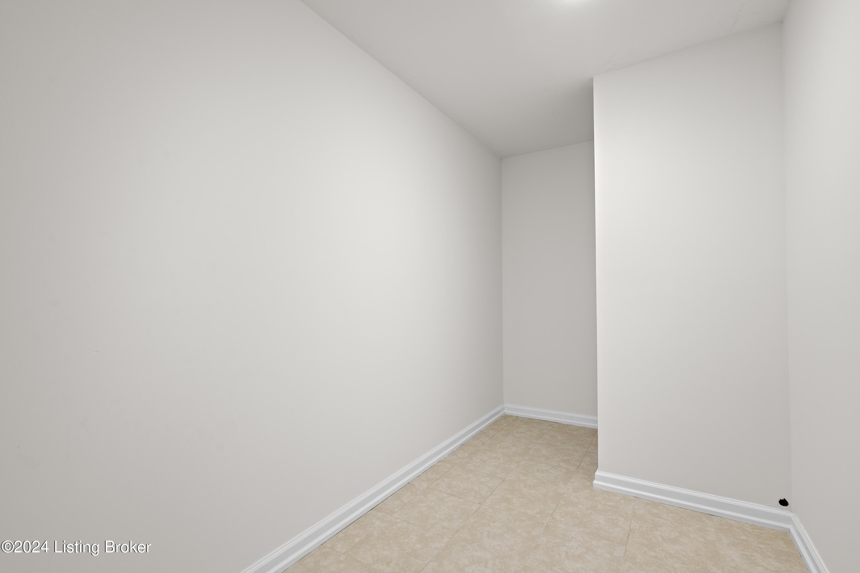 9115 Auburn Woods Ct