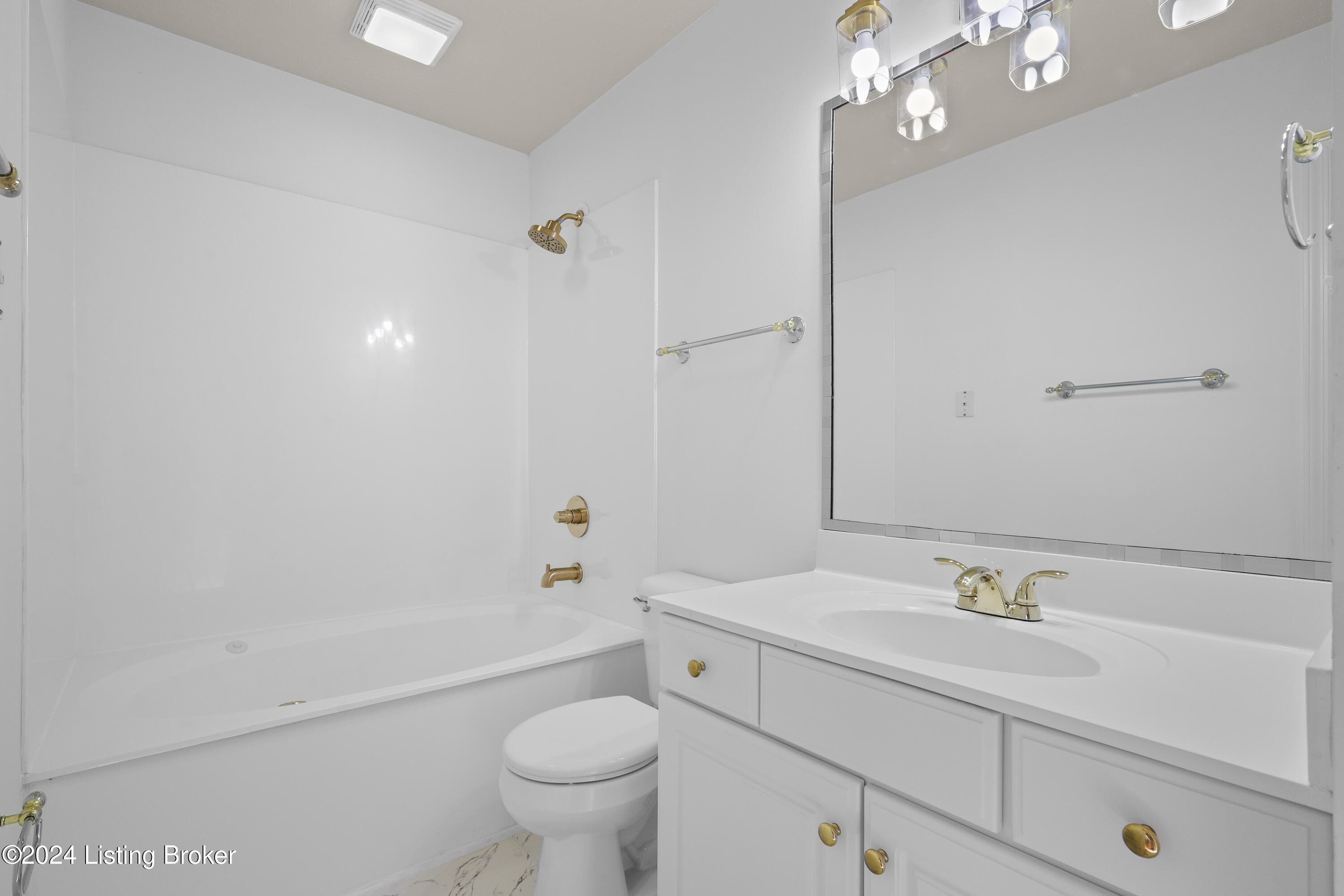 9115 Auburn Woods Ct