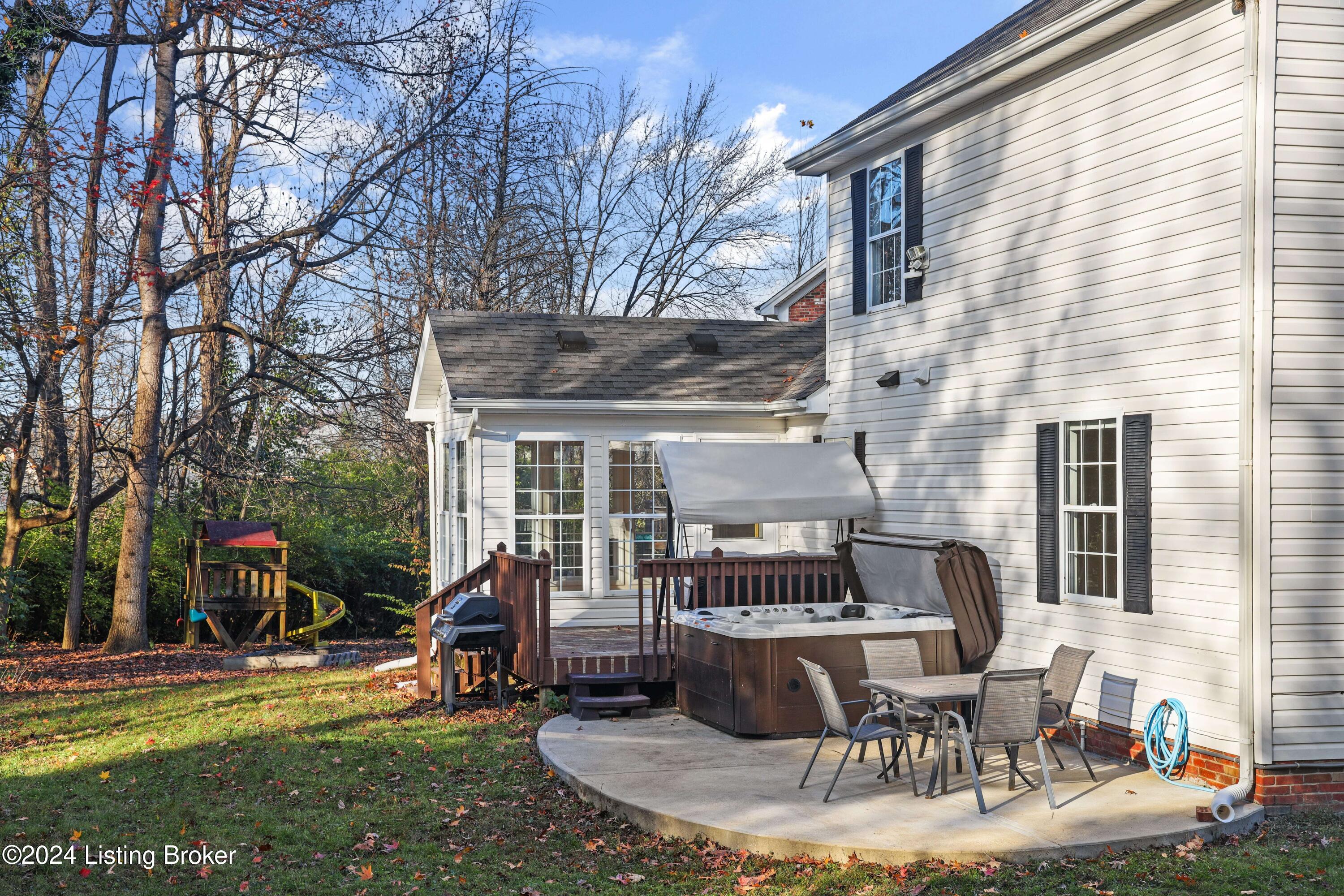 9115 Auburn Woods Ct