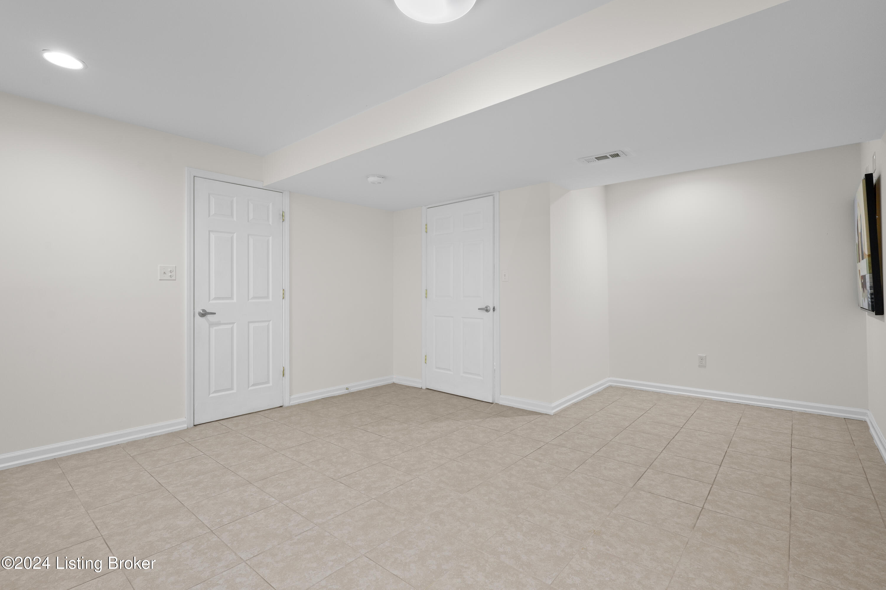 9115 Auburn Woods Ct