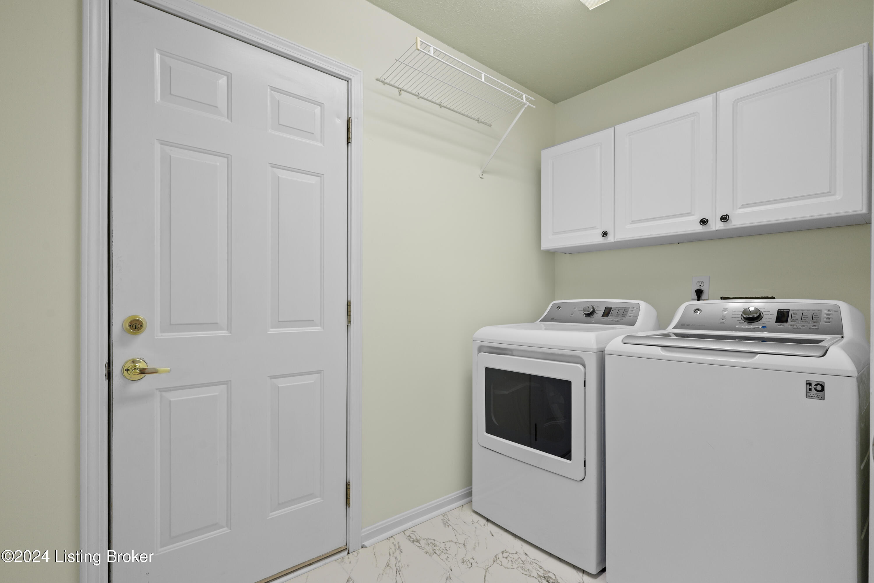 9115 Auburn Woods Ct