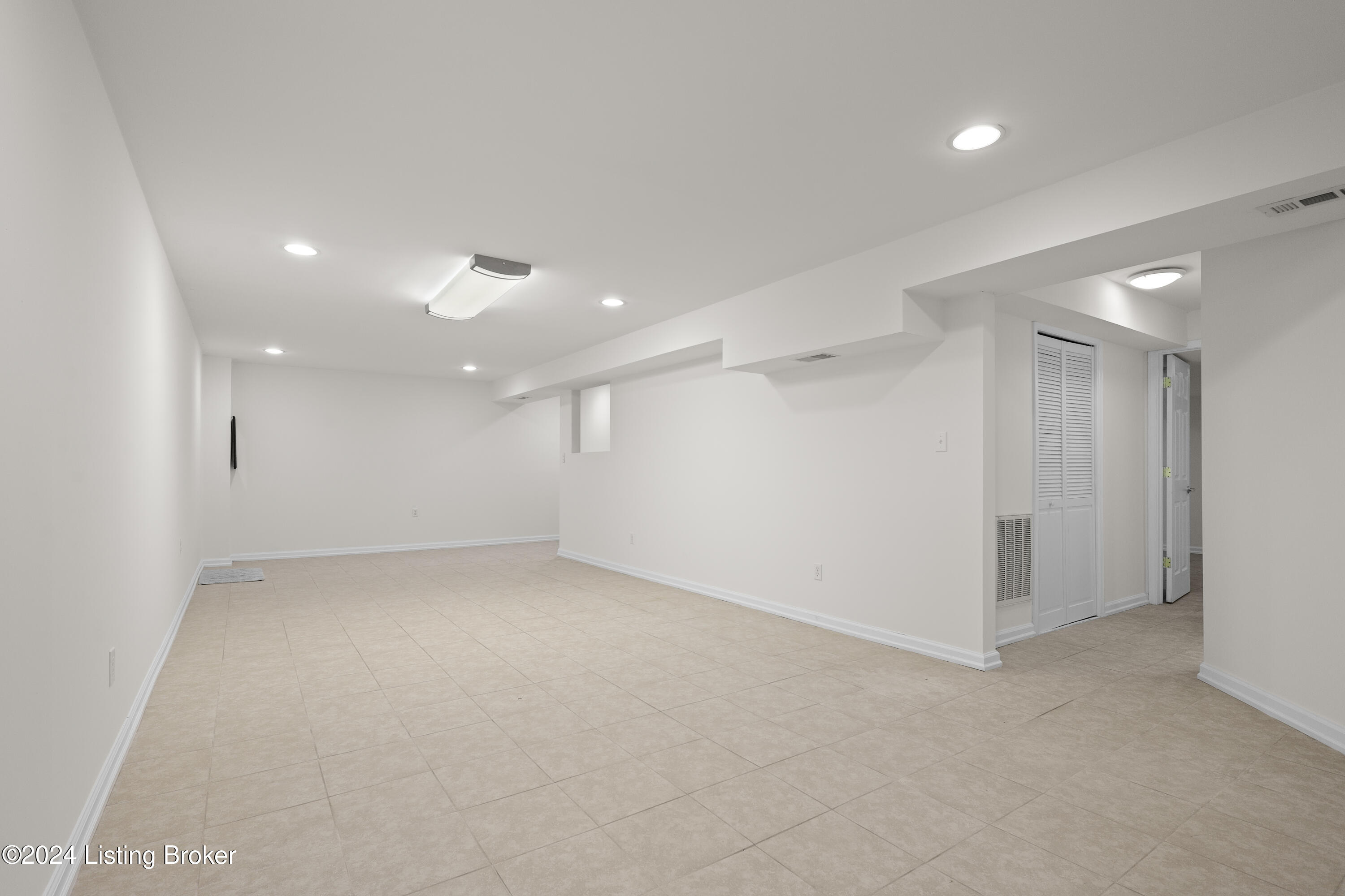 9115 Auburn Woods Ct