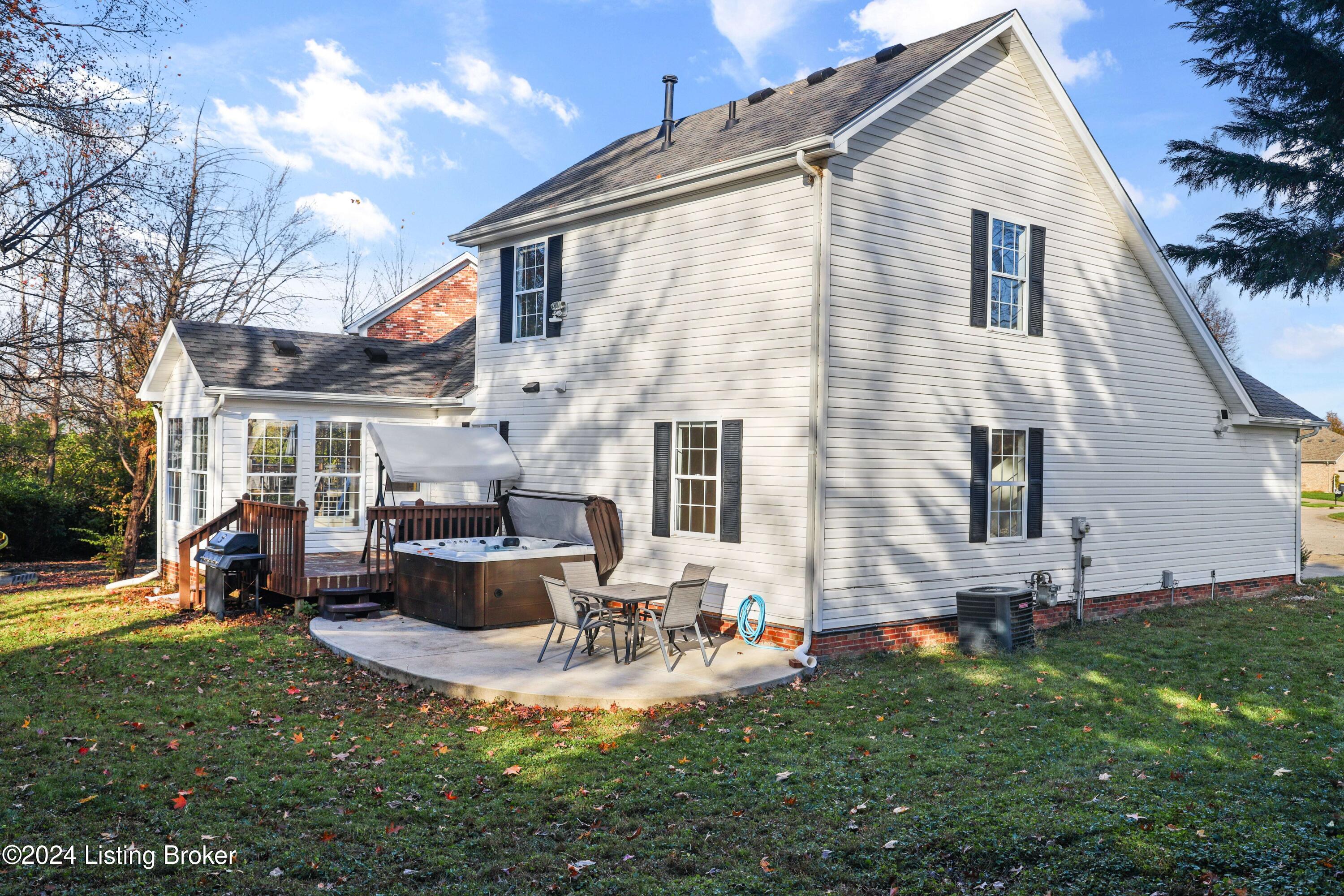 9115 Auburn Woods Ct