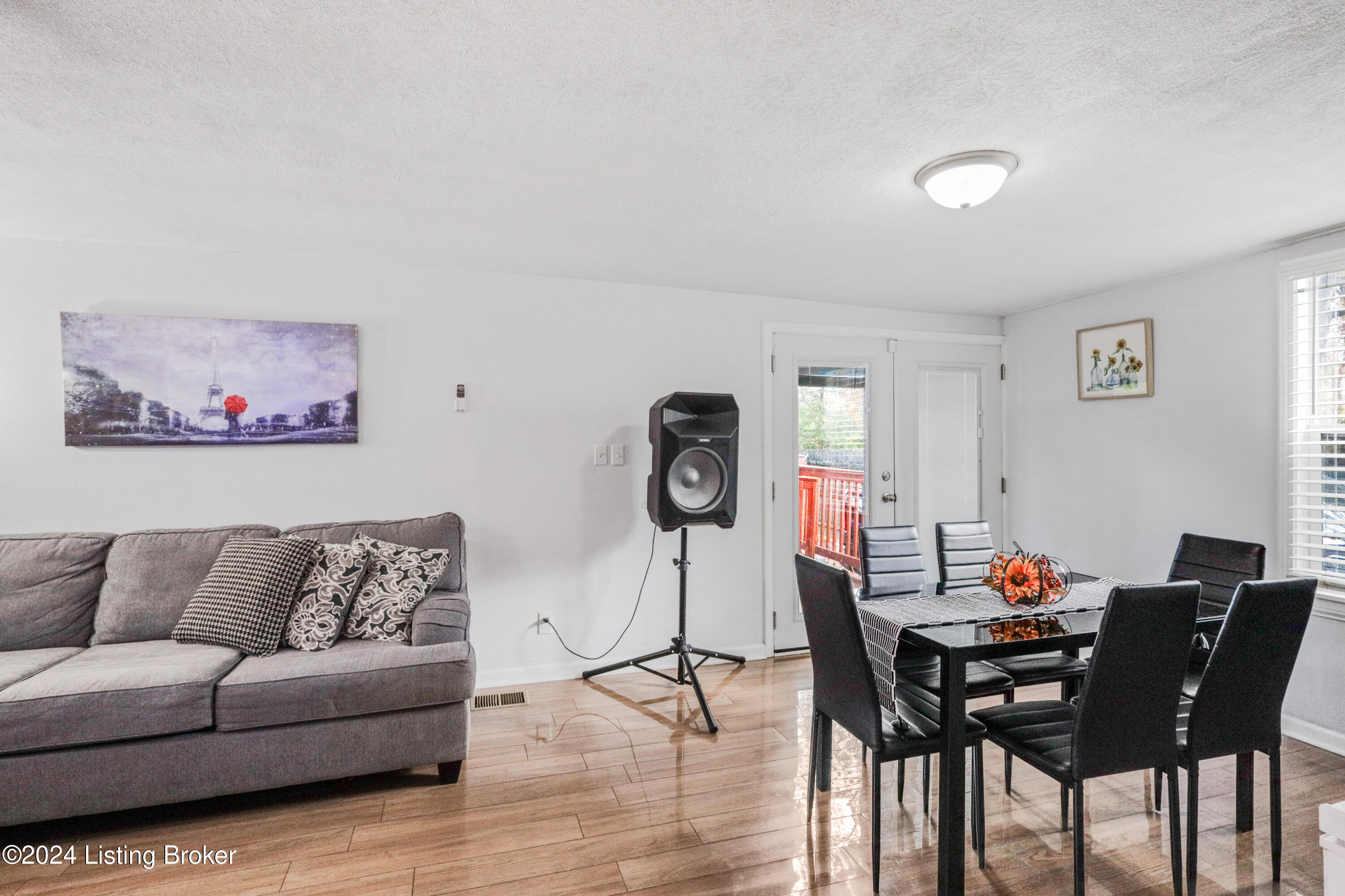 1430 1/2 Forest Dr