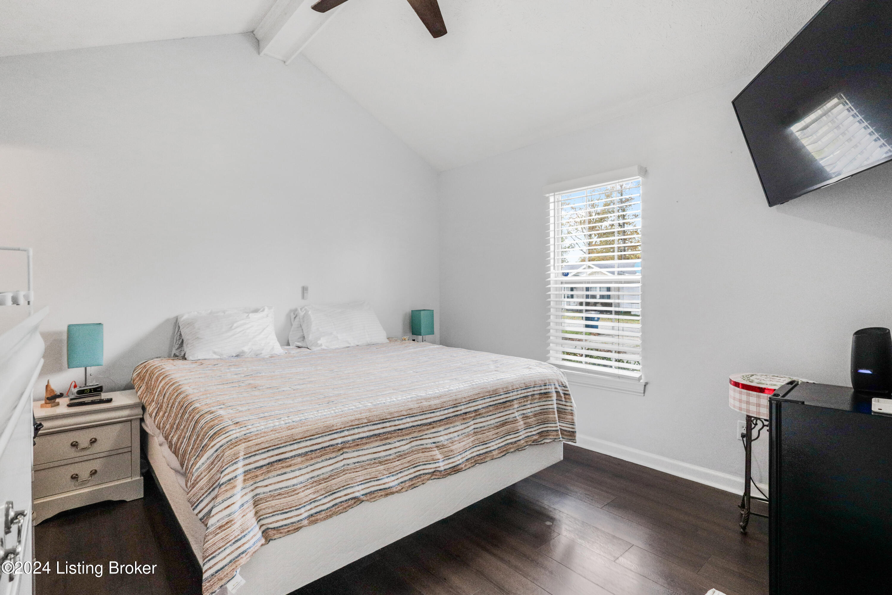 1430 1/2 Forest Dr