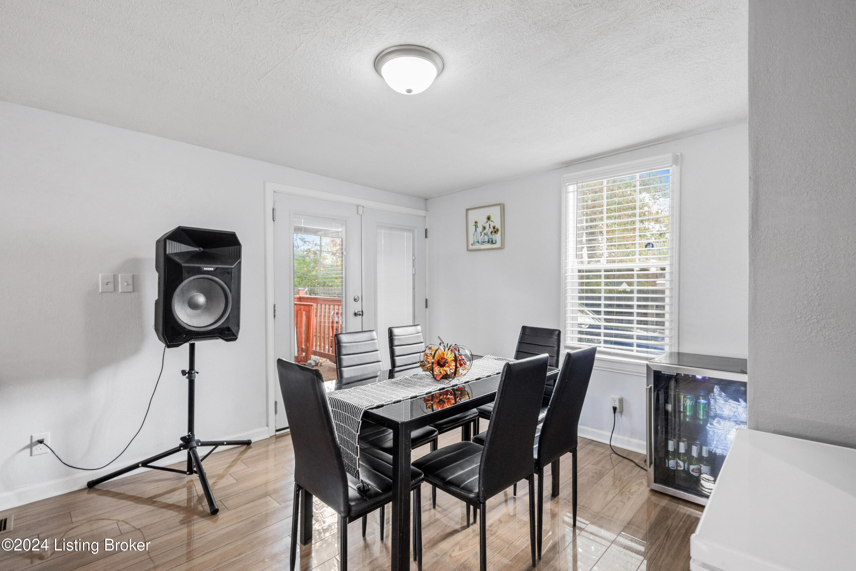1430 1/2 Forest Dr