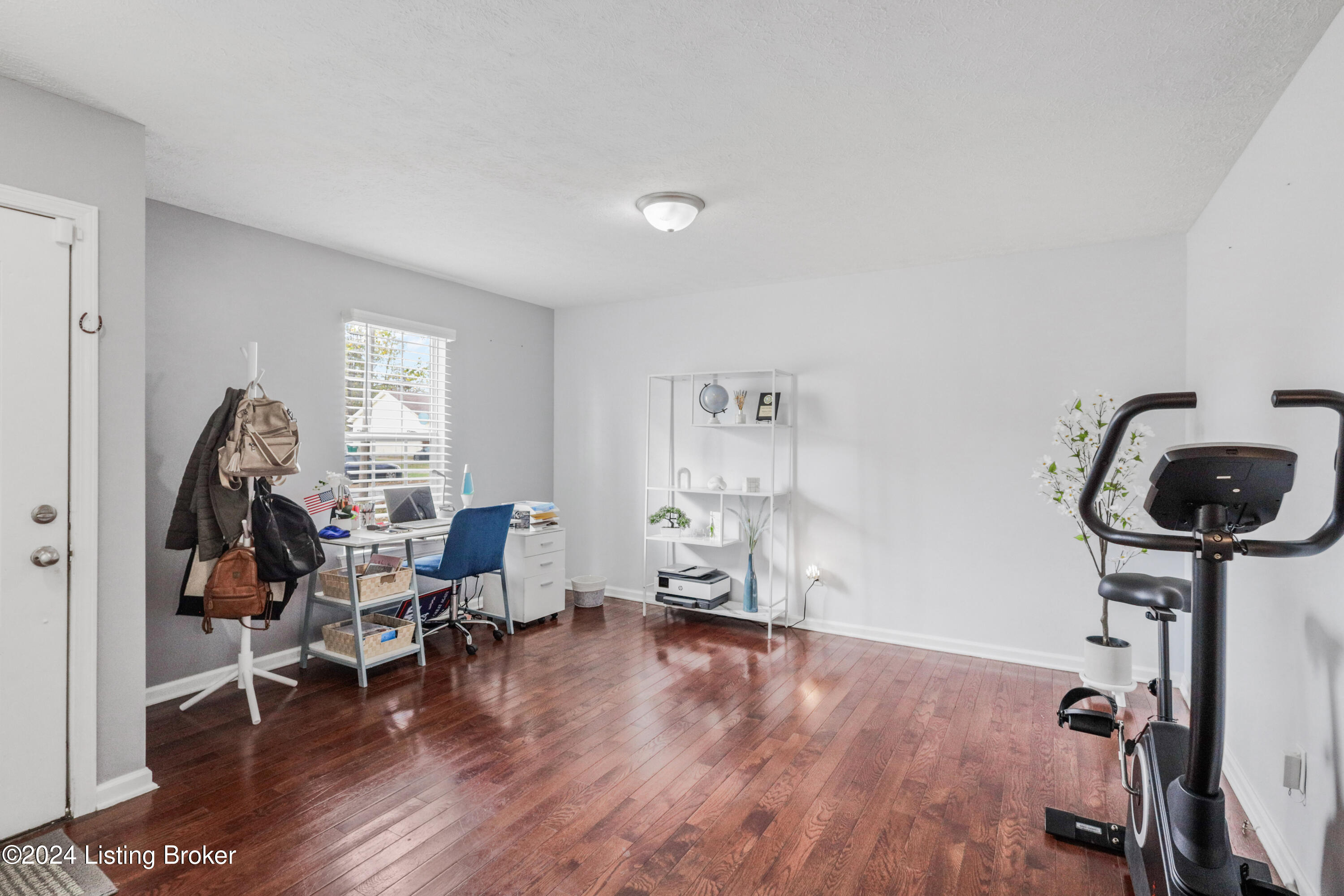 1430 1/2 Forest Dr