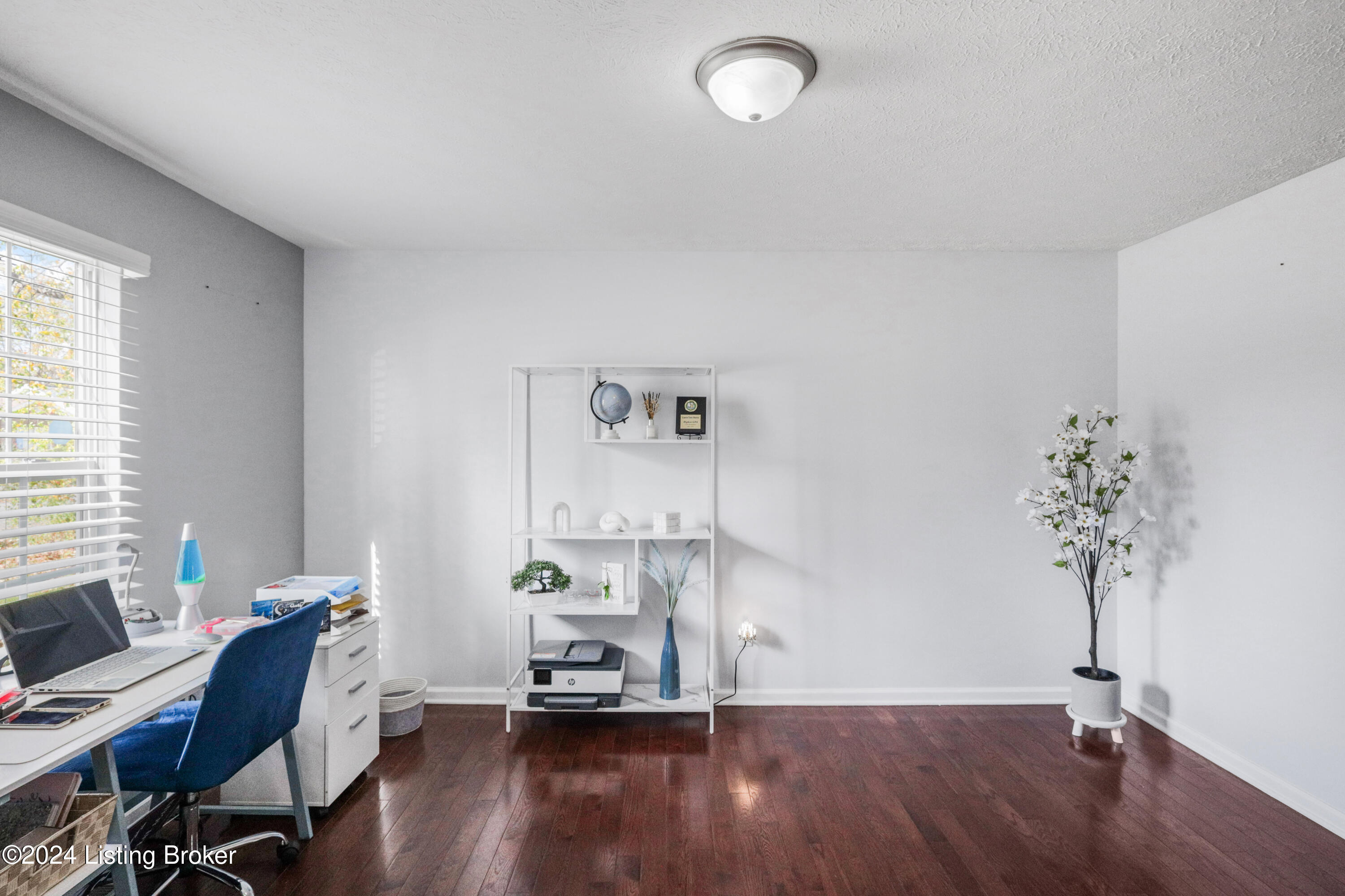 1430 1/2 Forest Dr