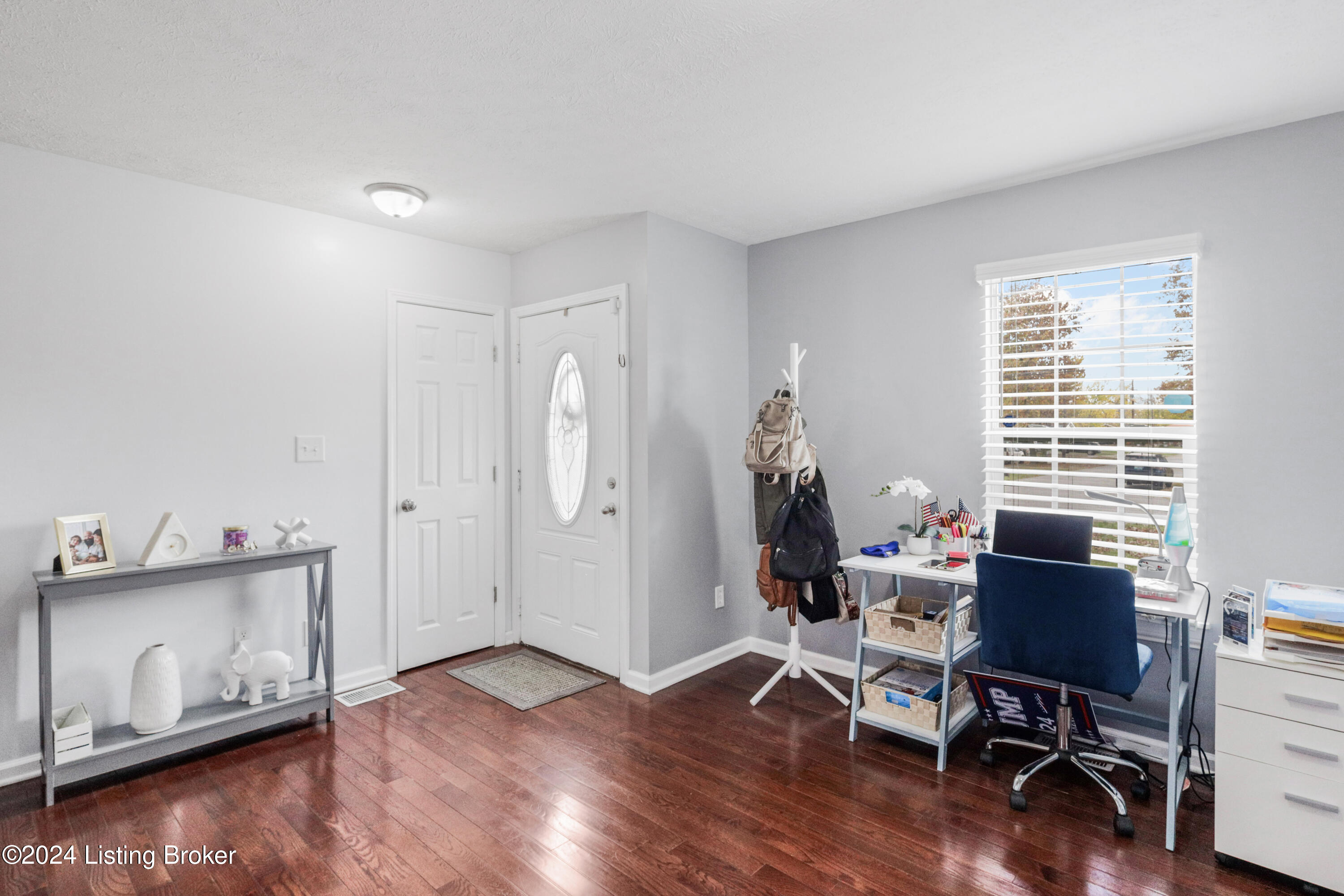 1430 1/2 Forest Dr