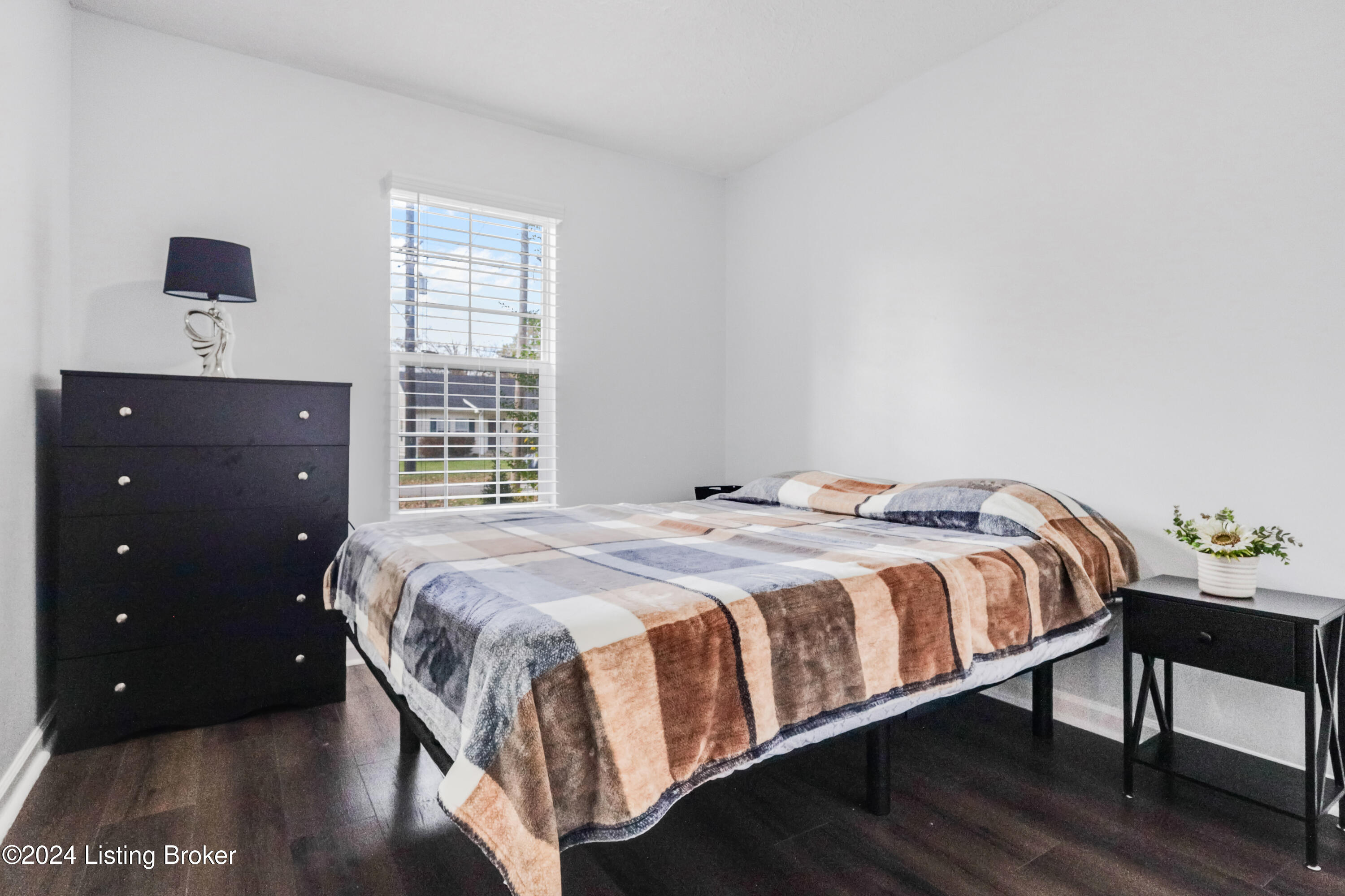1430 1/2 Forest Dr