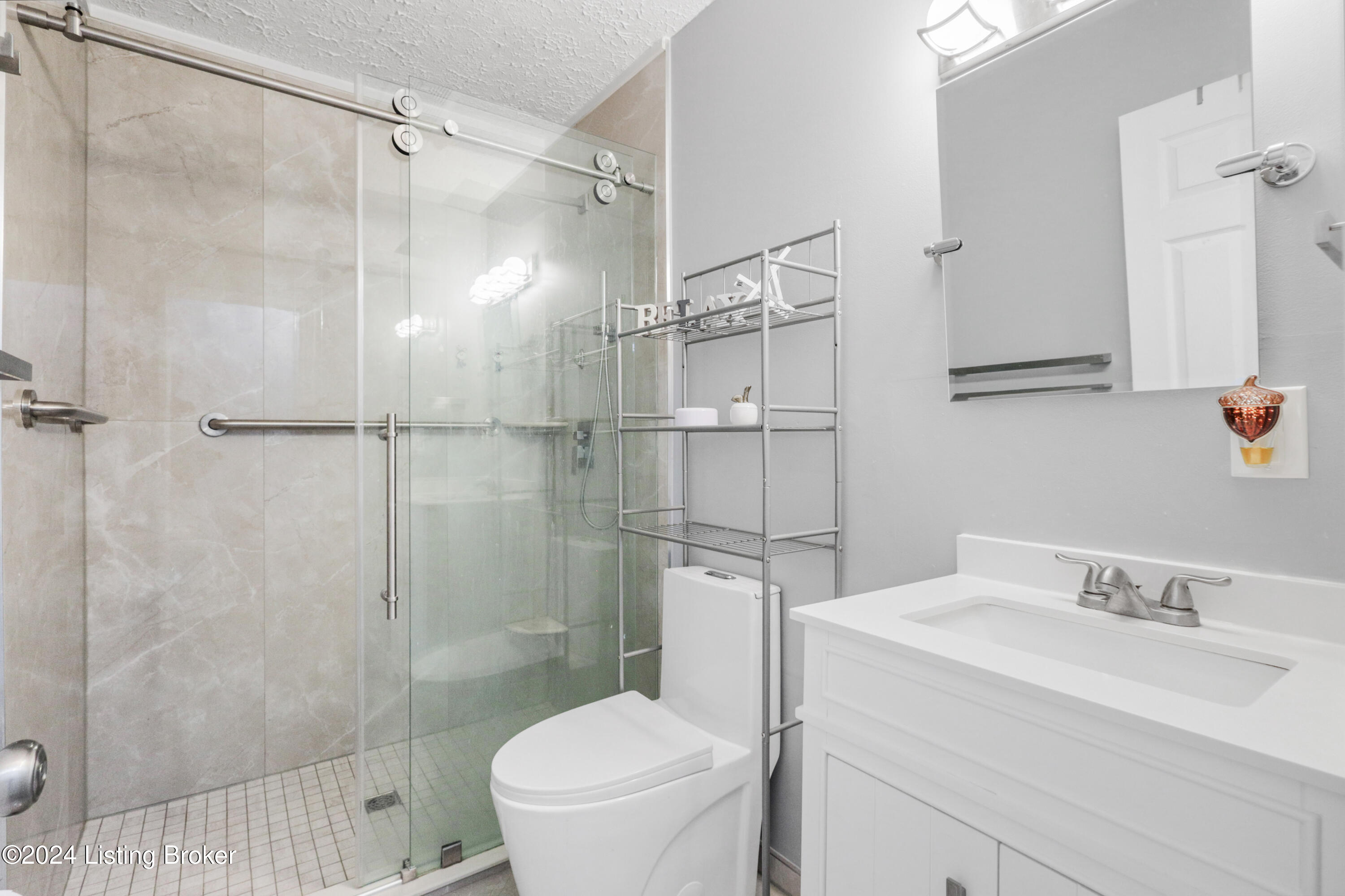 1430 1/2 Forest Dr