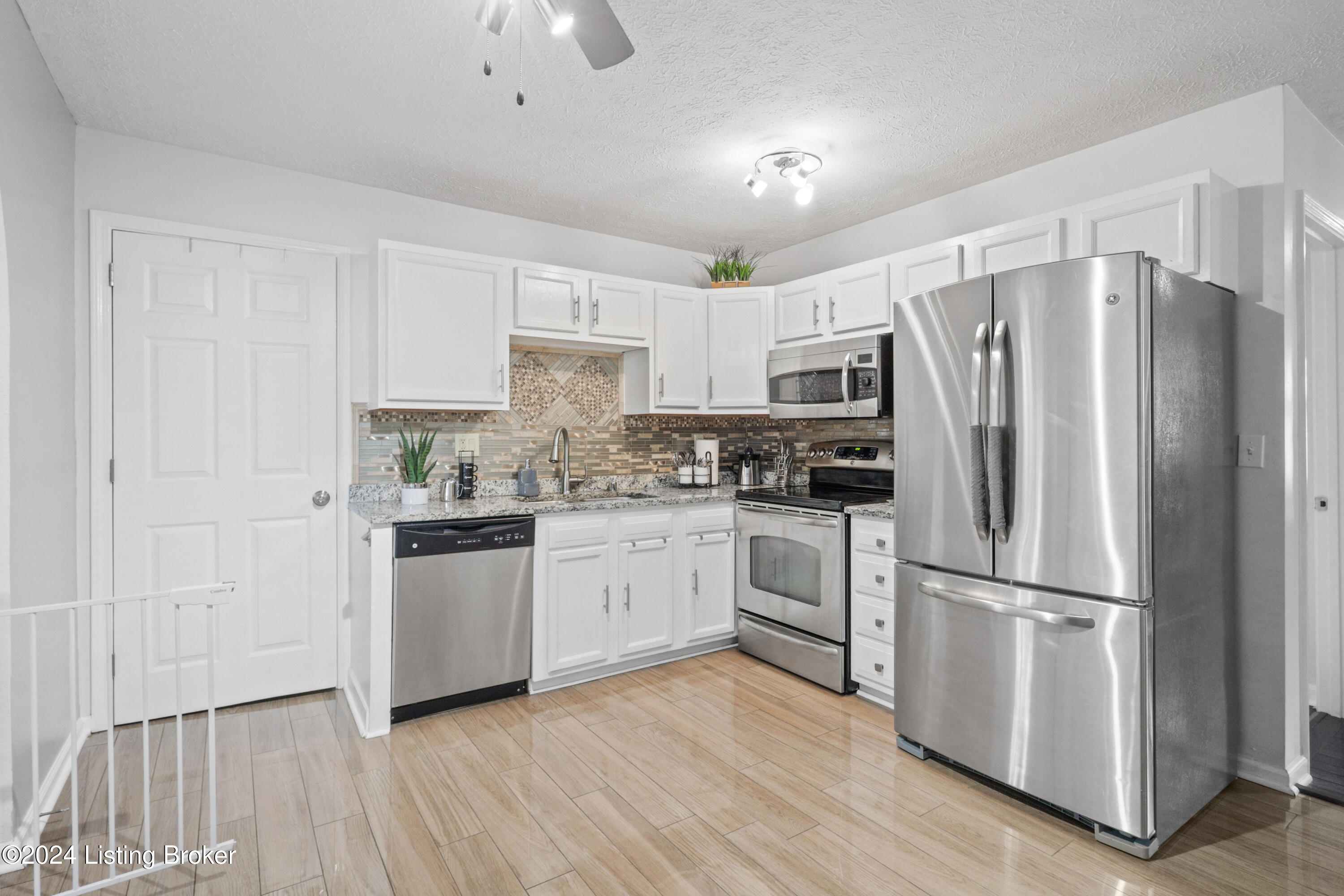 1430 1/2 Forest Dr