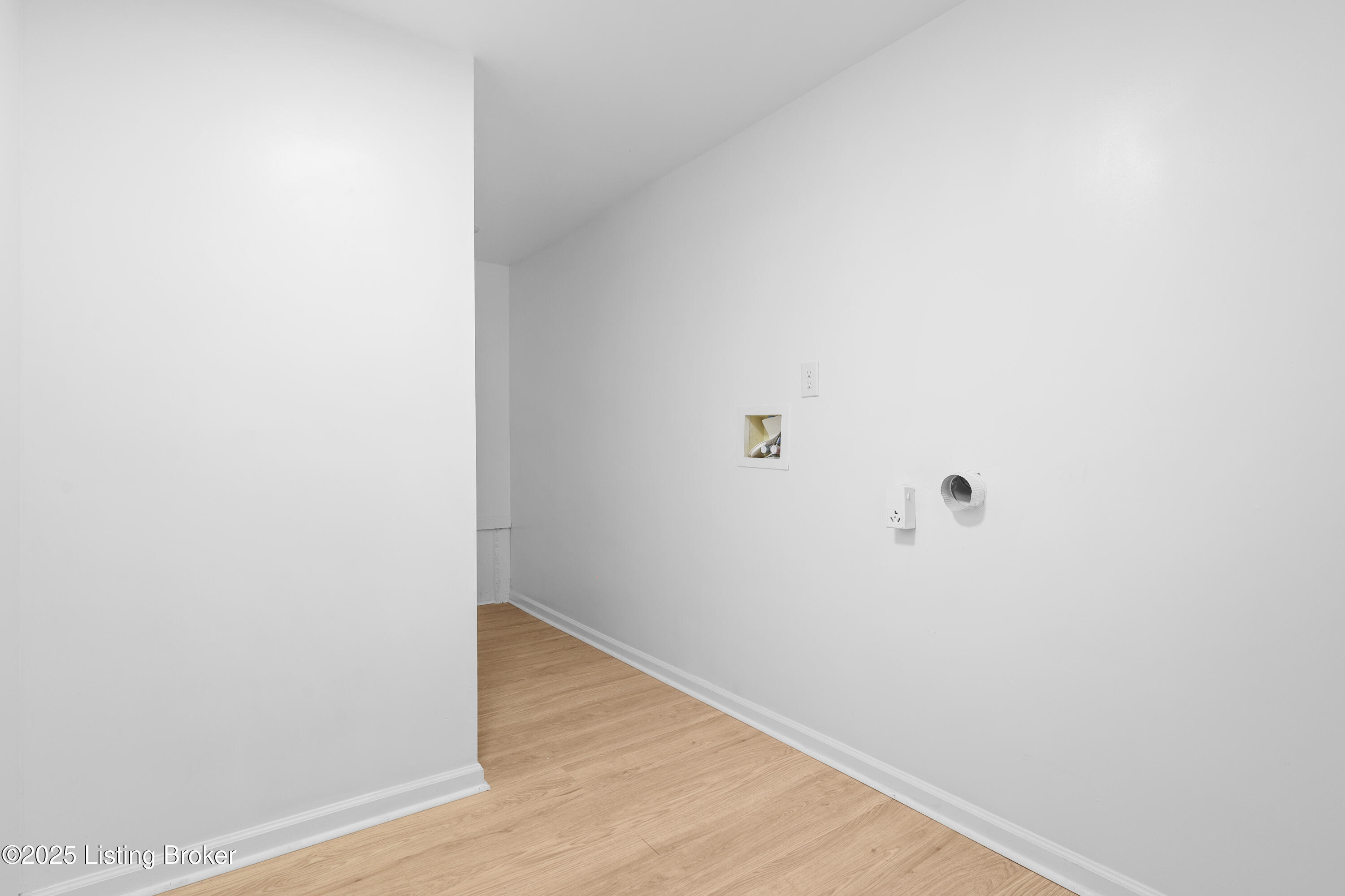 2907 Windsor Forest Dr