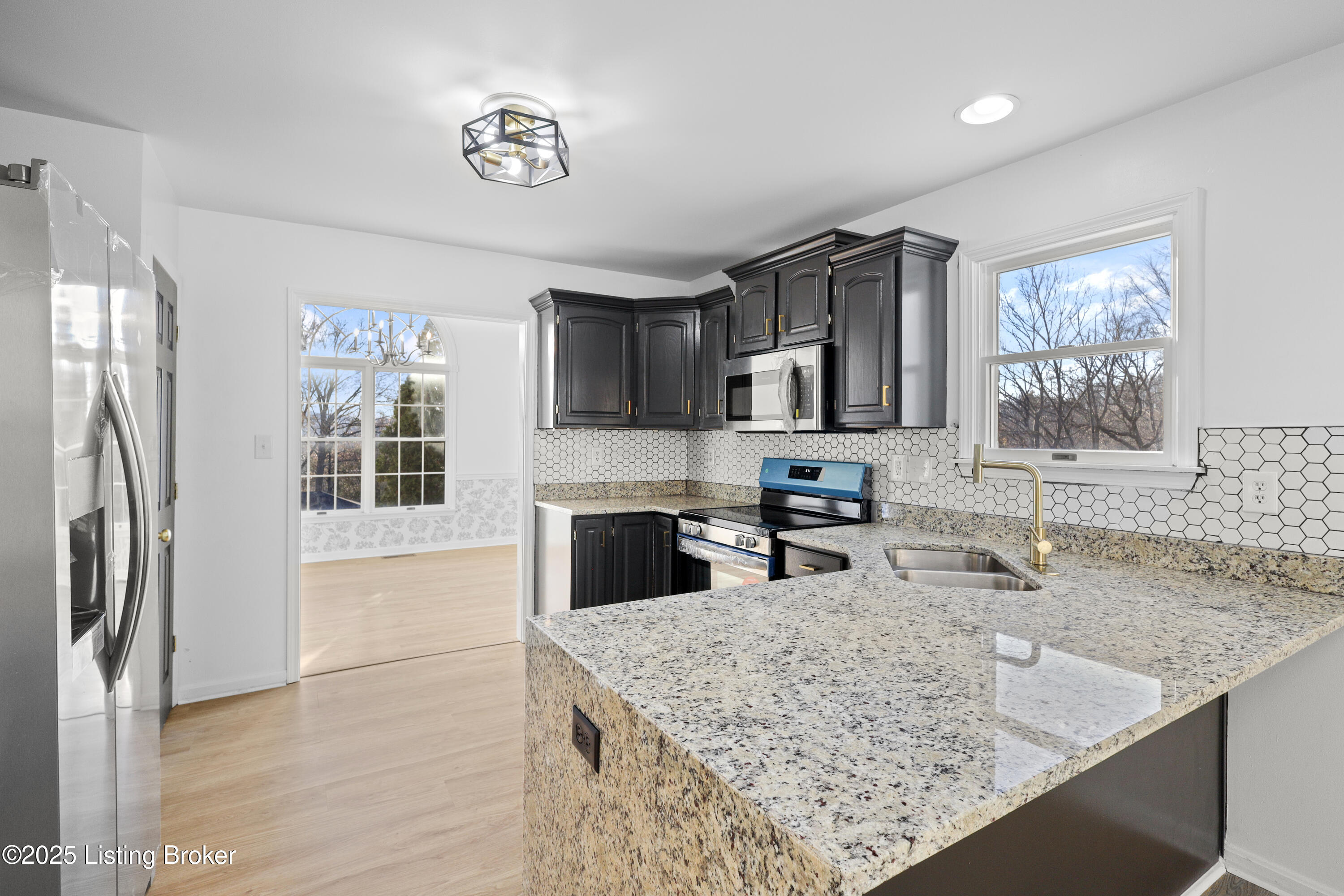 2907 Windsor Forest Dr