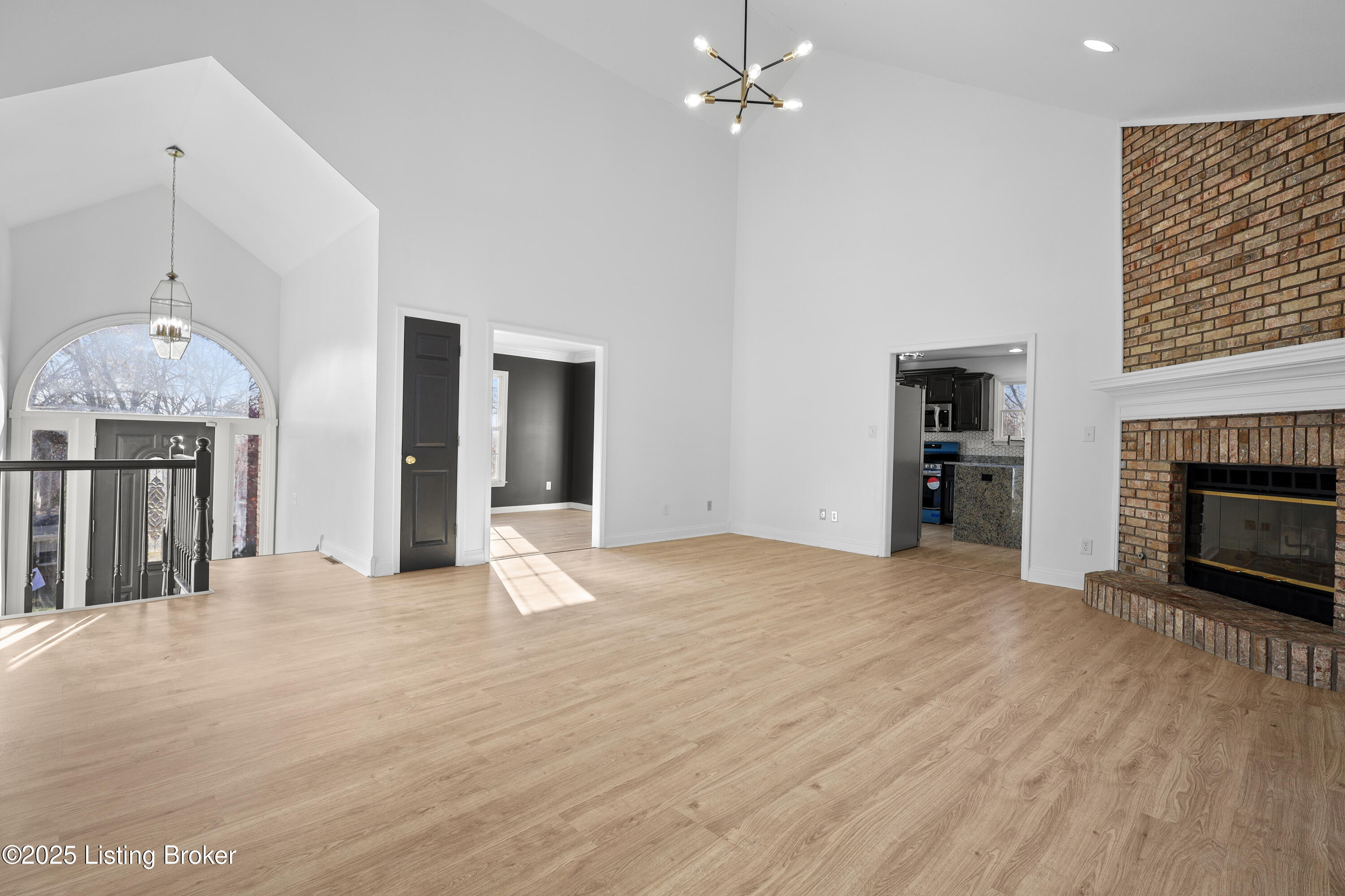 2907 Windsor Forest Dr