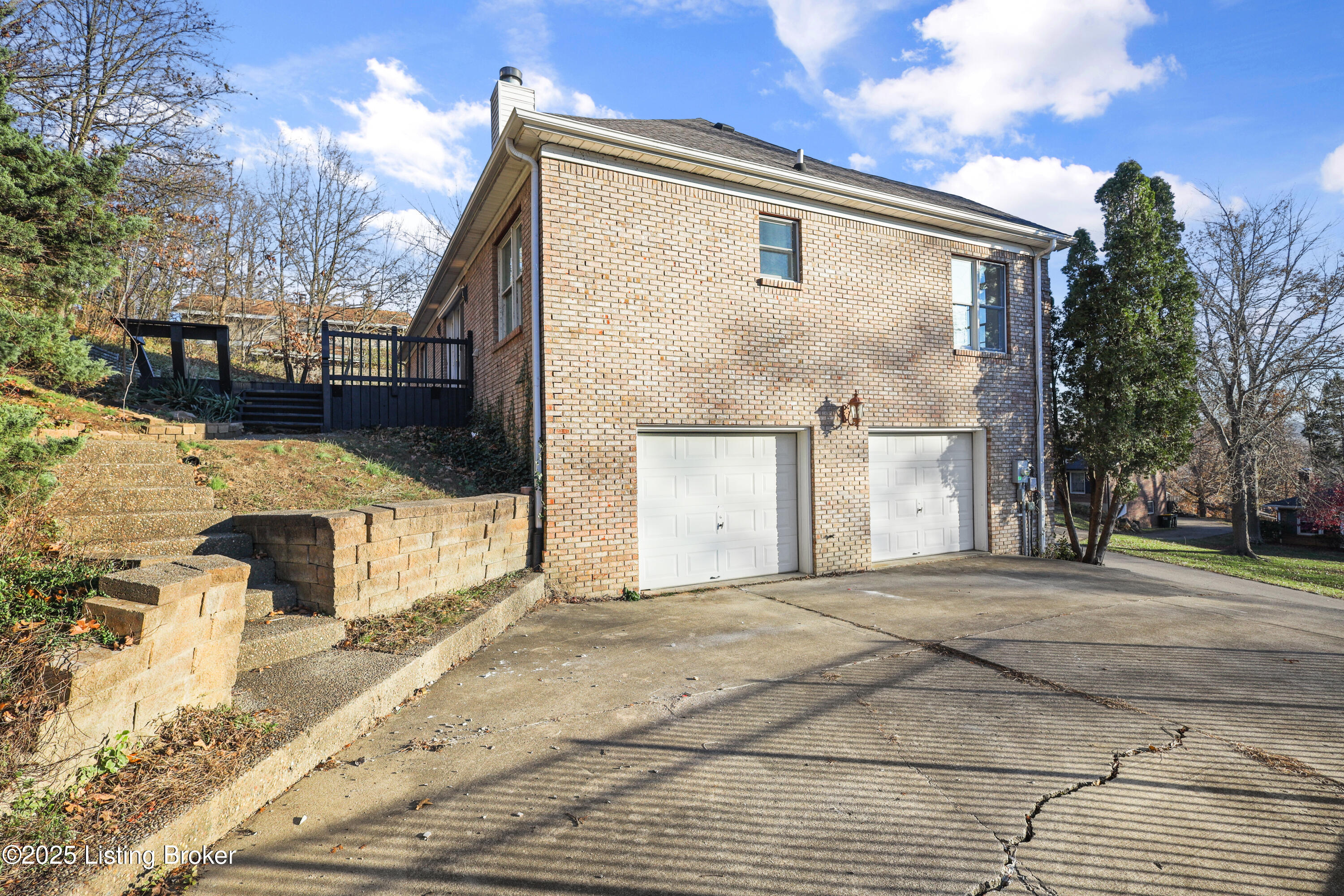 2907 Windsor Forest Dr