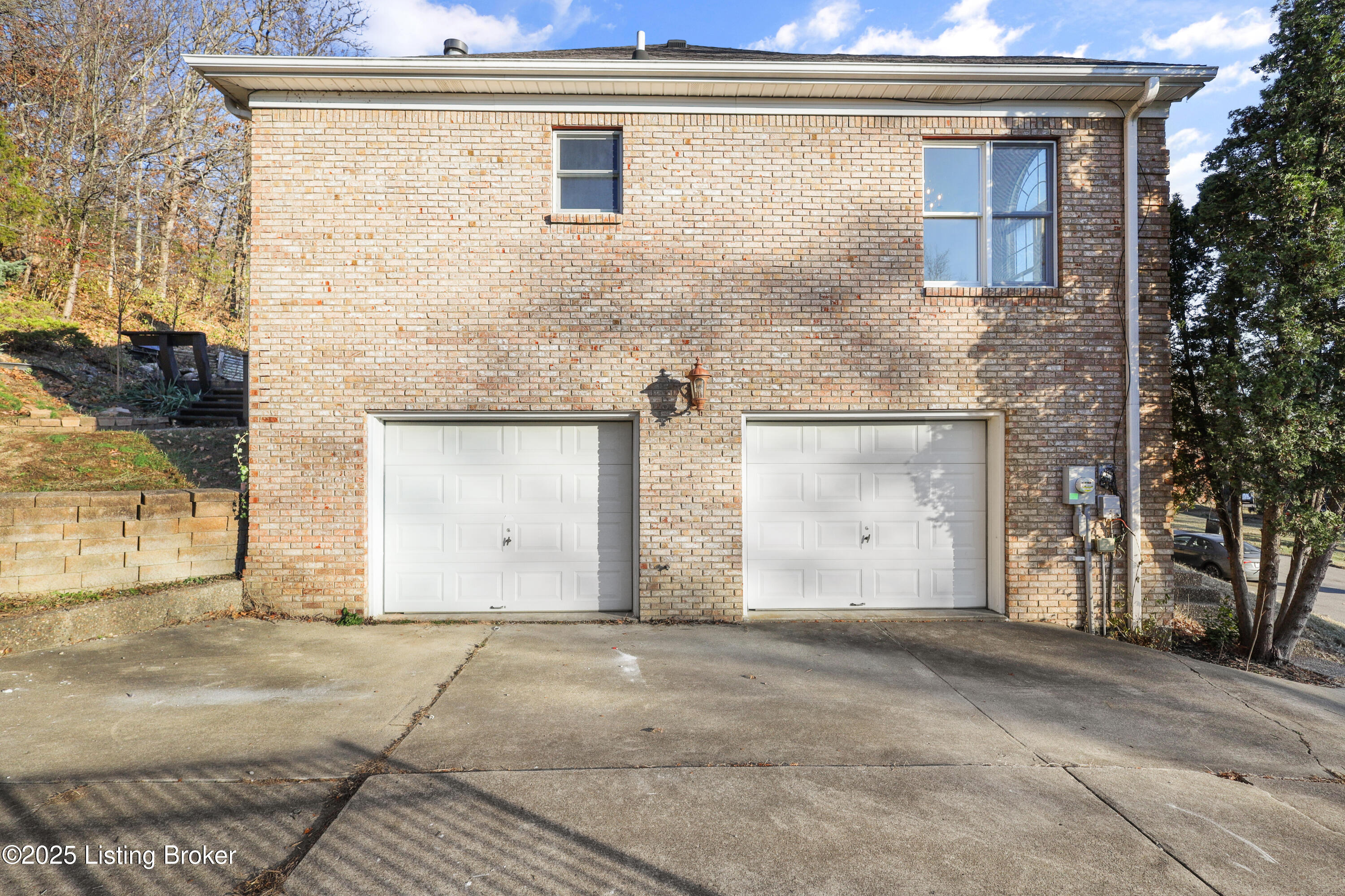 2907 Windsor Forest Dr