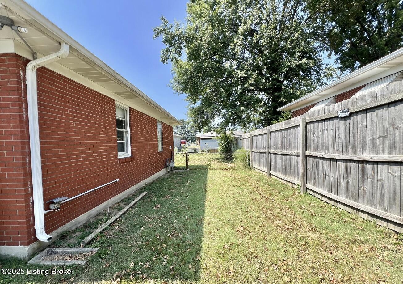10906 Deering Rd