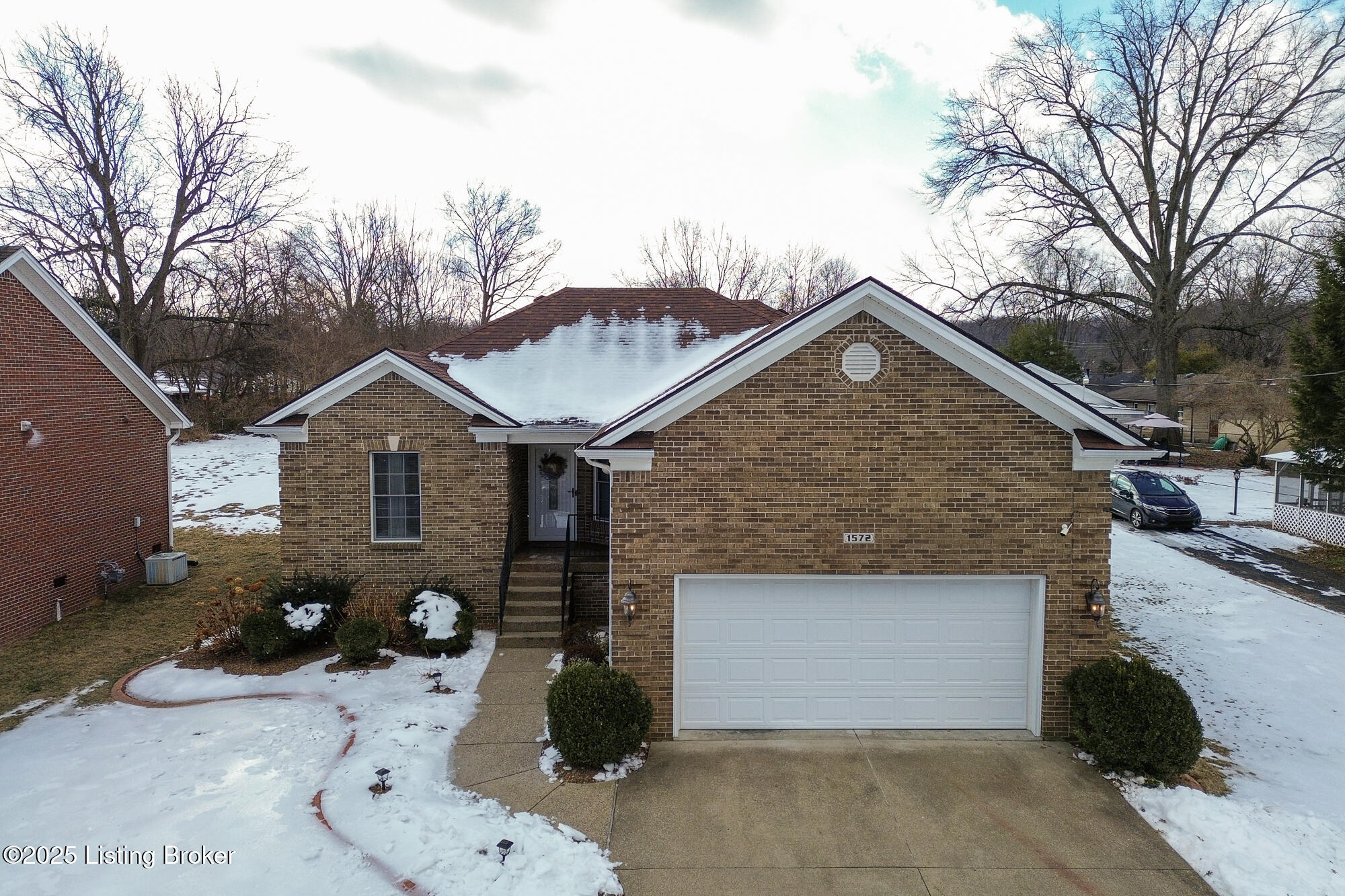 1572 Sadie Ln