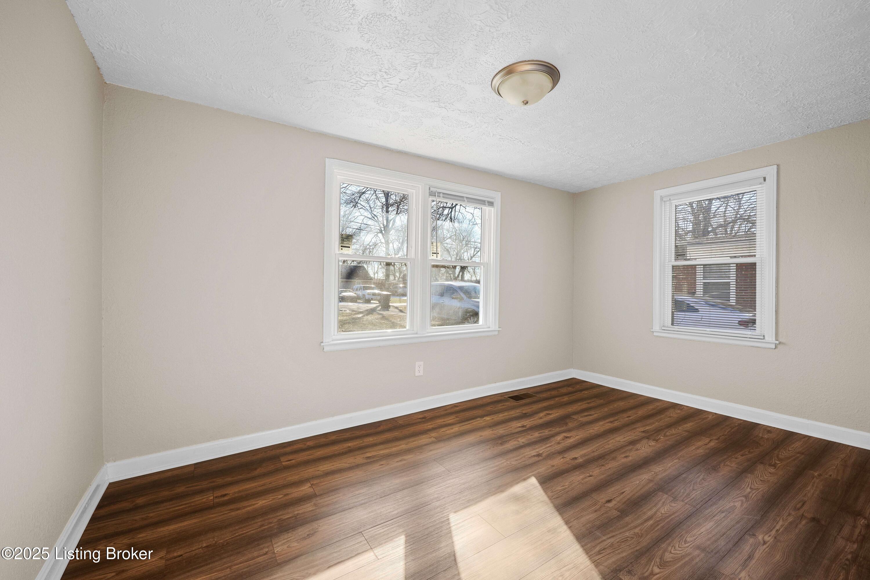 4330 Lynnview Dr